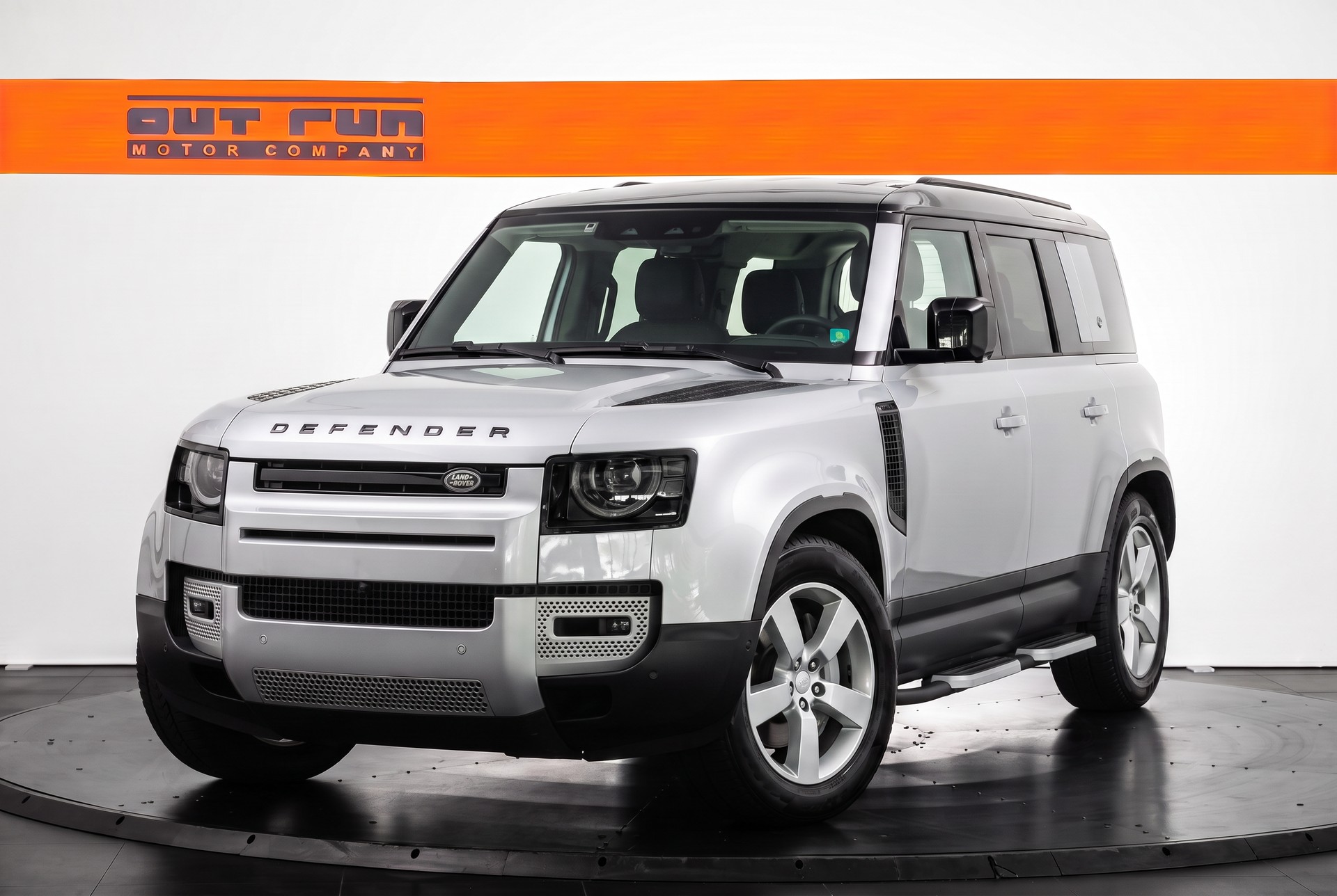 LAND ROVER Defender 110 P400 I6 First Edition 3.0 MHEV AT8-image-0