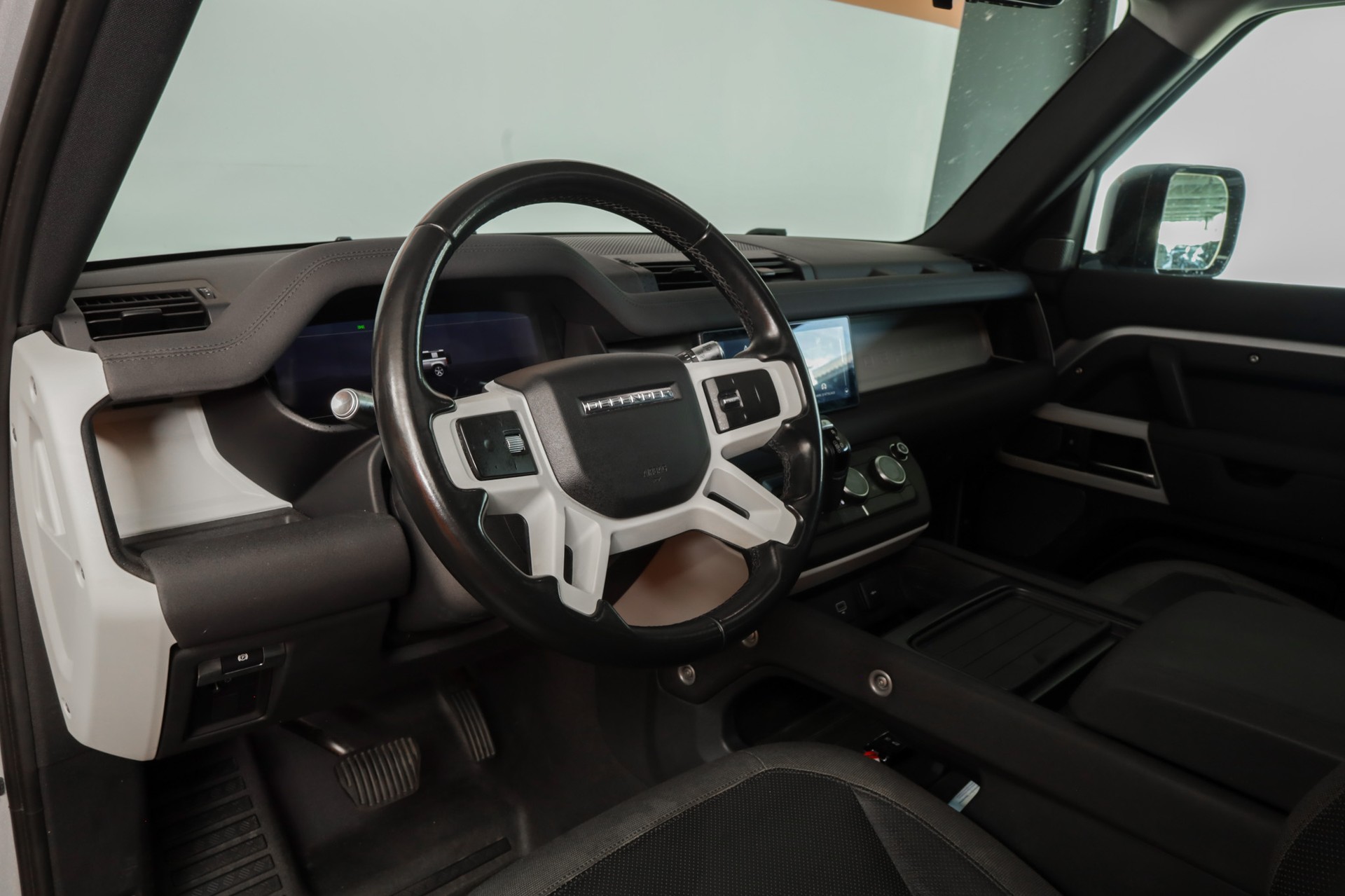 LAND ROVER Defender 110 P400 I6 First Edition 3.0 MHEV AT8-image-7