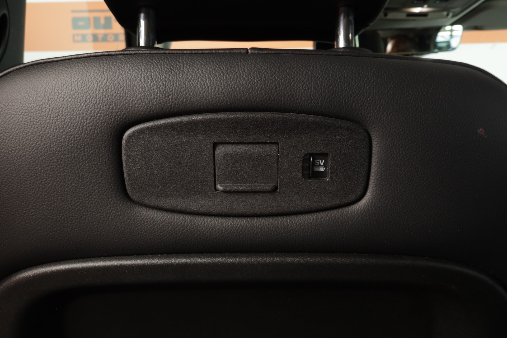 LAND ROVER Defender 110 P400 I6 First Edition 3.0 MHEV AT8-image-12