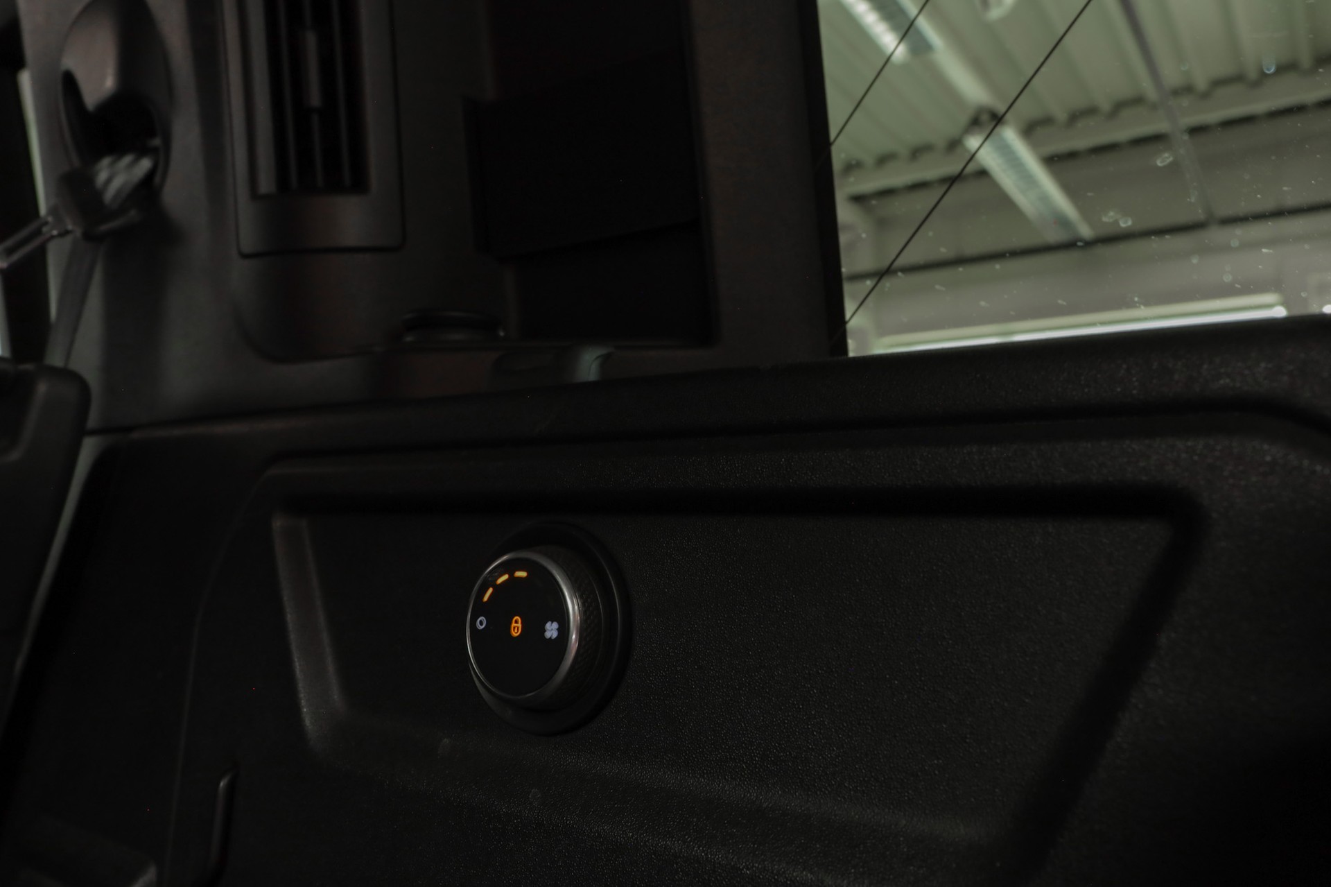 LAND ROVER Defender 110 P400 I6 First Edition 3.0 MHEV AT8-image-16