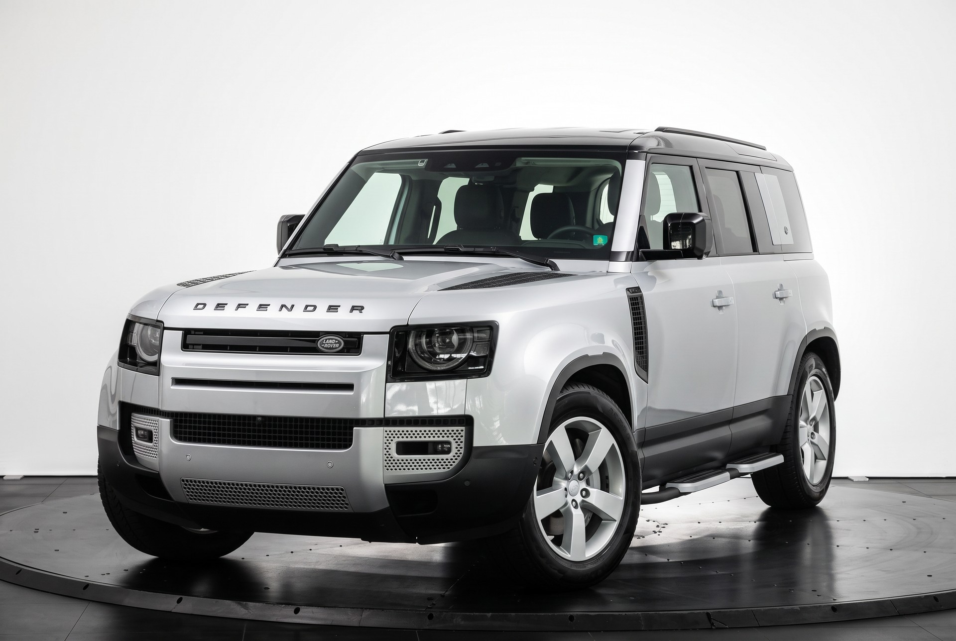 LAND ROVER Defender 110 P400 I6 First Edition 3.0 MHEV AT8-image-4