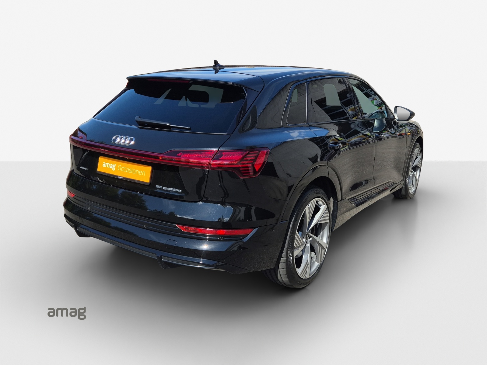 AUDI e-tron 50 S Line Attraction quattro-image-4