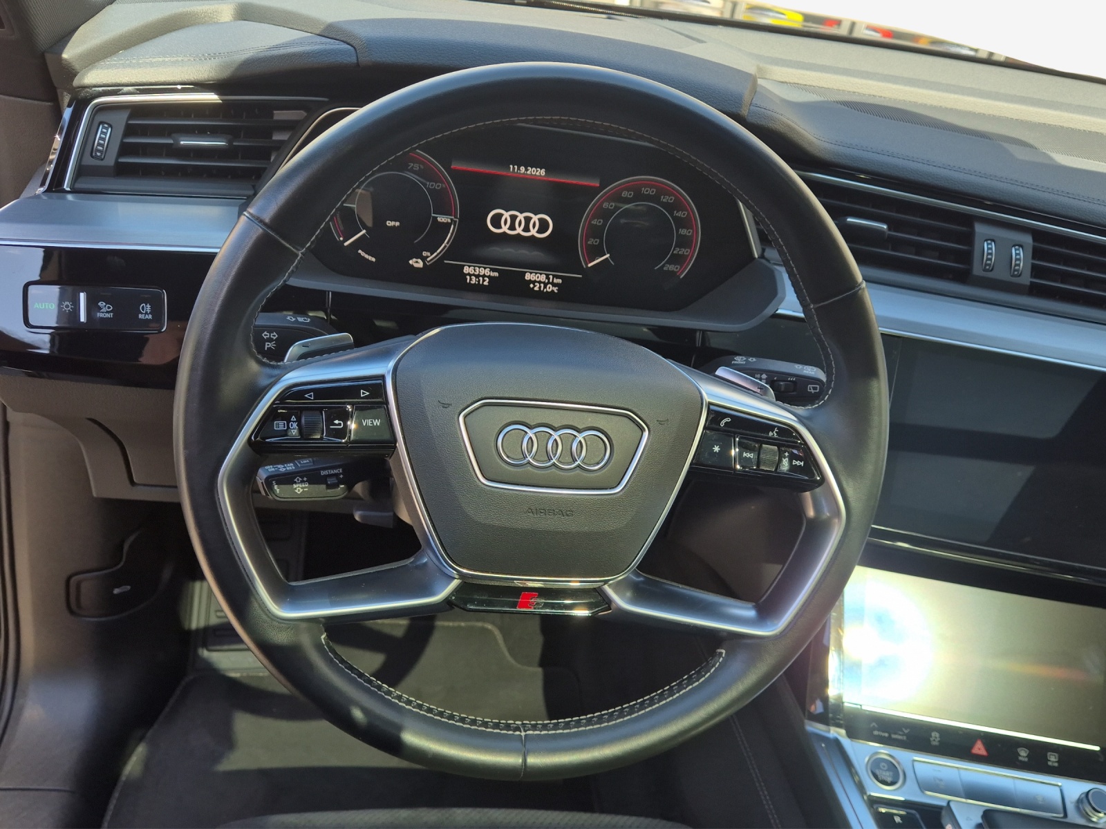 AUDI e-tron 50 S Line Attraction quattro-image-9