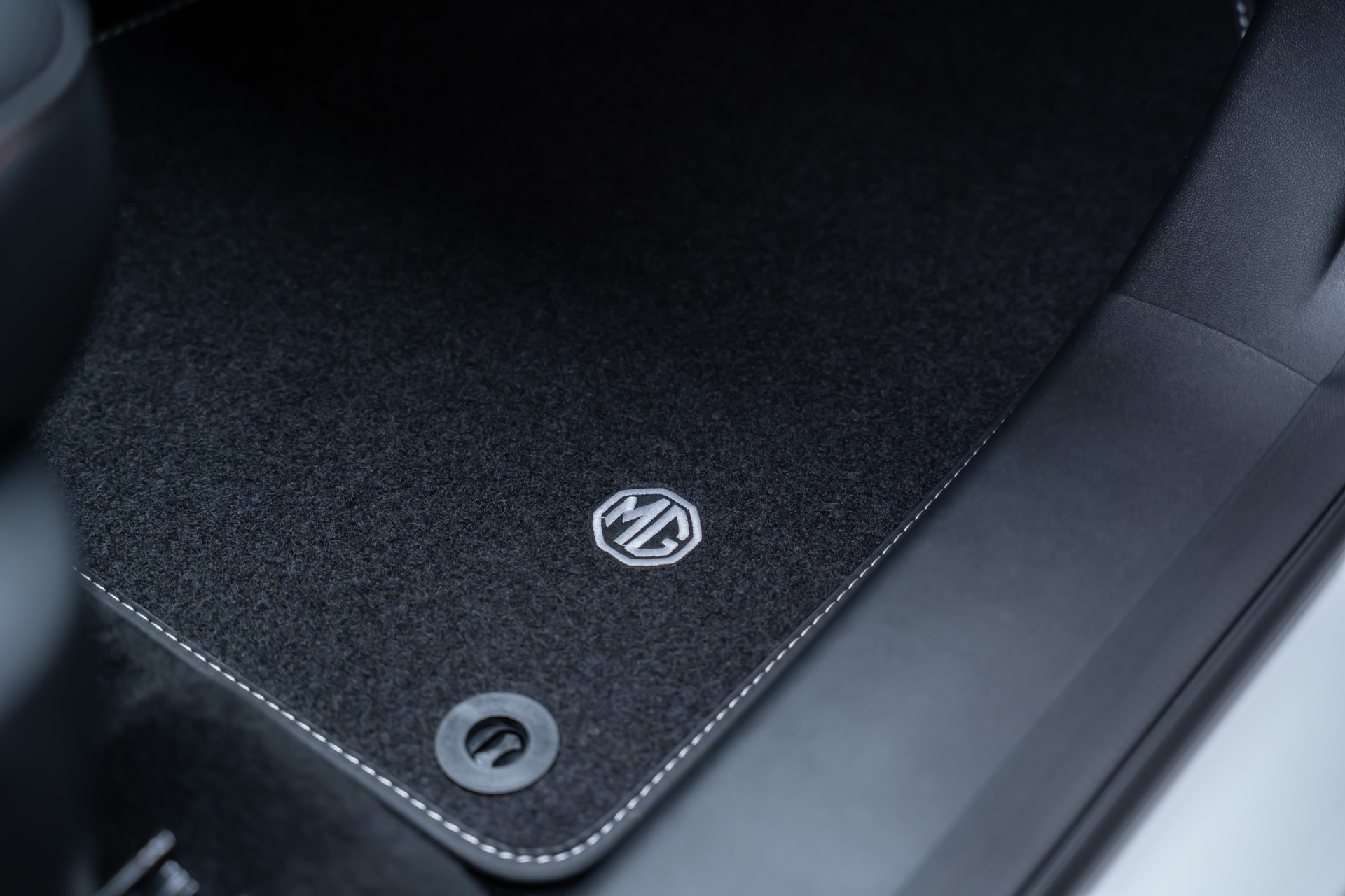 MG HS 1.5 T PHEV Luxury / 360°Kamera / el.Sitze / el.Heckklappe-image-22