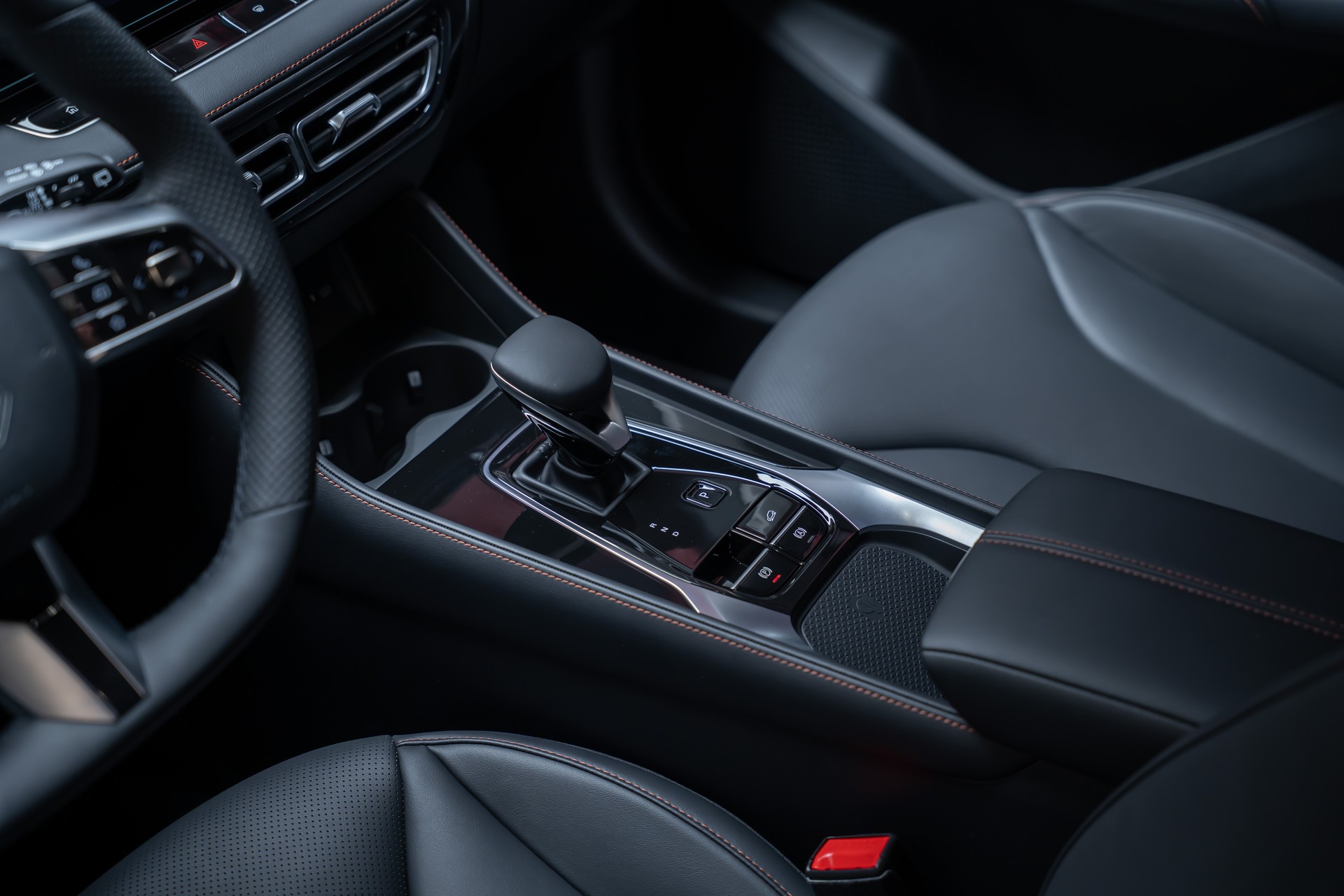 MG HS 1.5 T PHEV Luxury / 360°Kamera / el.Sitze / el.Heckklappe-image-14