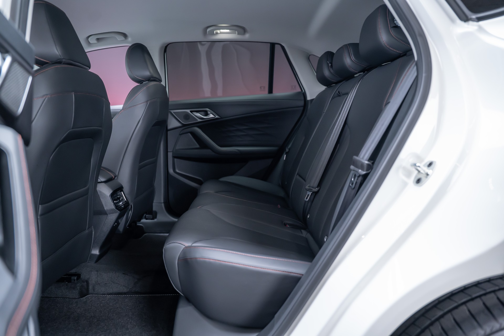 MG HS 1.5 T PHEV Luxury / 360°Kamera / el.Sitze / el.Heckklappe-image-16