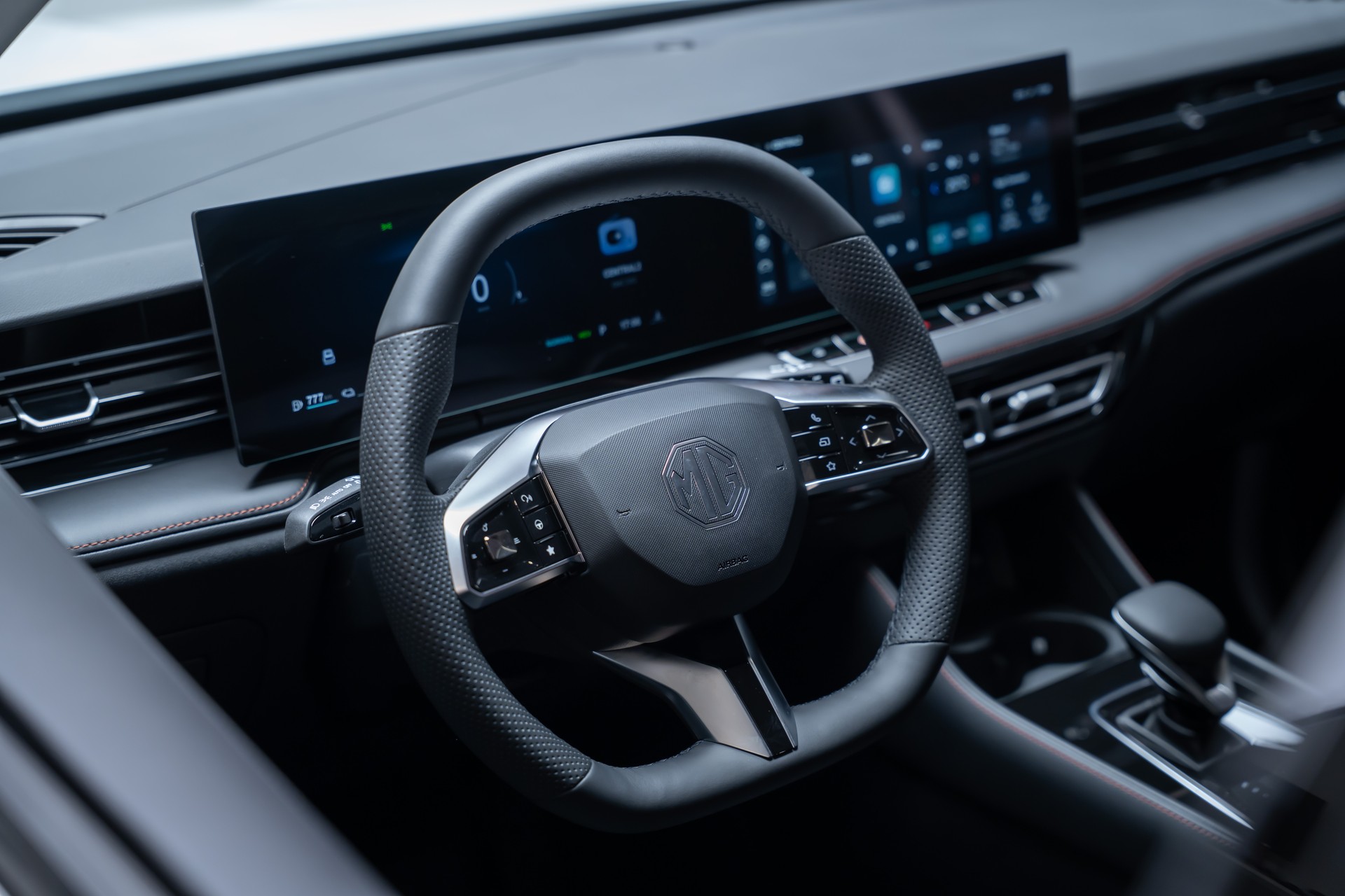 MG HS 1.5 T PHEV Luxury / 360°Kamera / el.Sitze / el.Heckklappe-image-13
