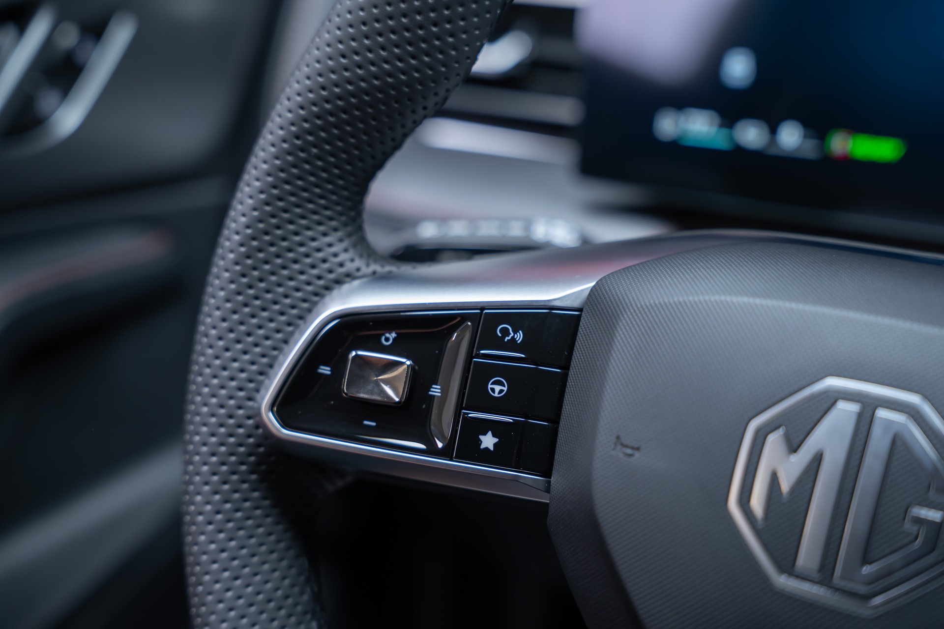 MG HS 1.5 T PHEV Luxury / 360°Kamera / el.Sitze / el.Heckklappe-image-26