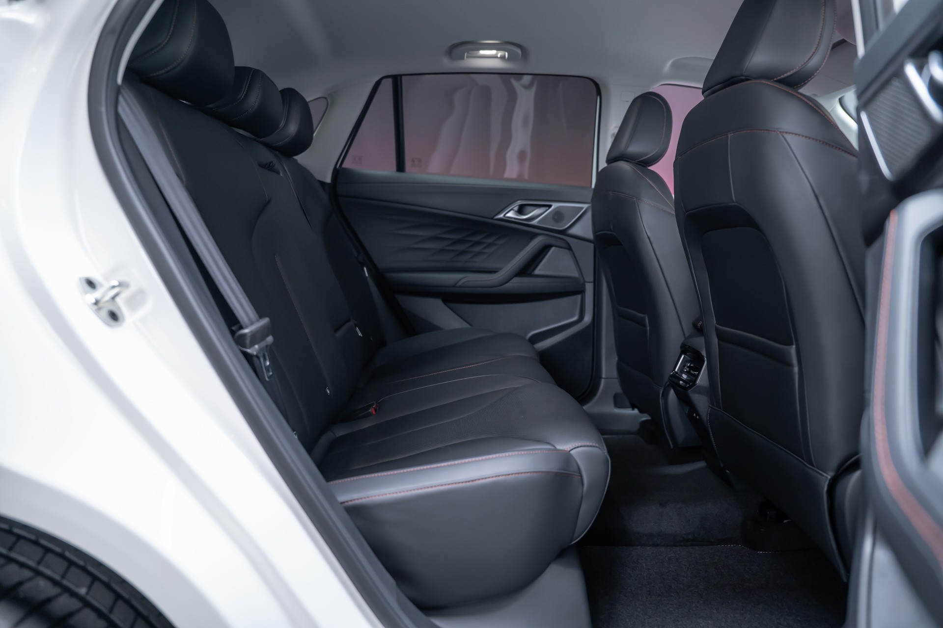 MG HS 1.5 T PHEV Luxury / 360°Kamera / el.Sitze / el.Heckklappe-image-18
