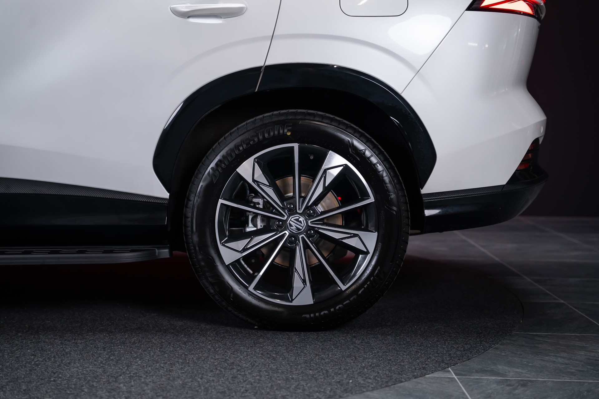 MG HS 1.5 T PHEV Luxury / 360°Kamera / el.Sitze / el.Heckklappe-image-38
