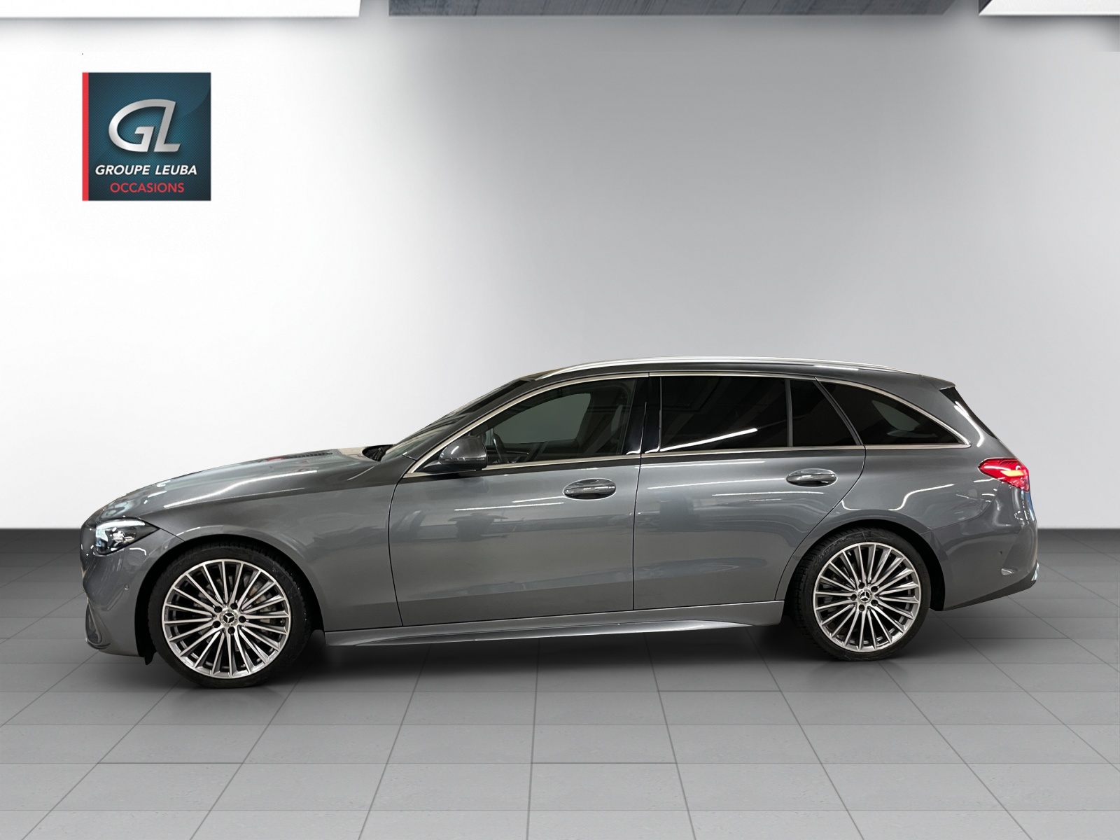 MERCEDES-BENZ C 220 d T AMG Line-image-2