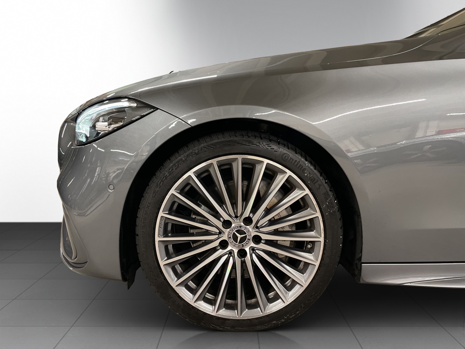 MERCEDES-BENZ C 220 d T AMG Line-image-6