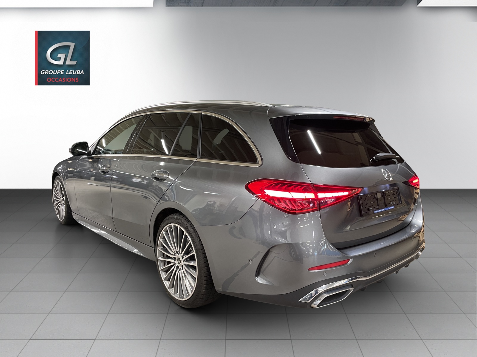 MERCEDES-BENZ C 220 d T AMG Line-image-3