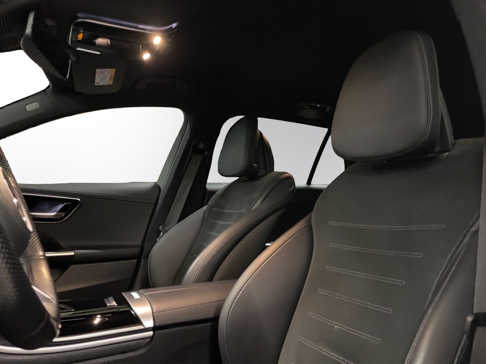 MERCEDES-BENZ C 220 d T AMG Line-image-9