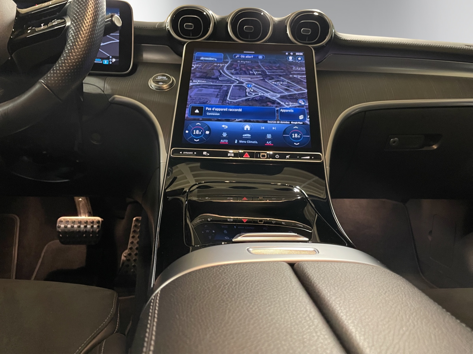 MERCEDES-BENZ C 220 d T AMG Line-image-12