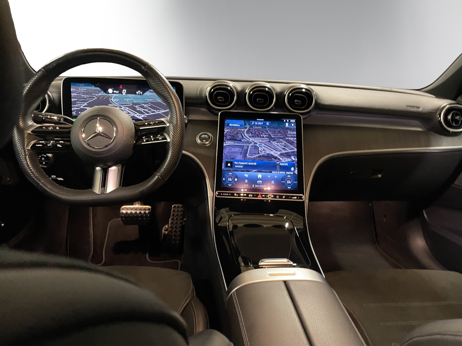 MERCEDES-BENZ C 220 d T AMG Line-image-14