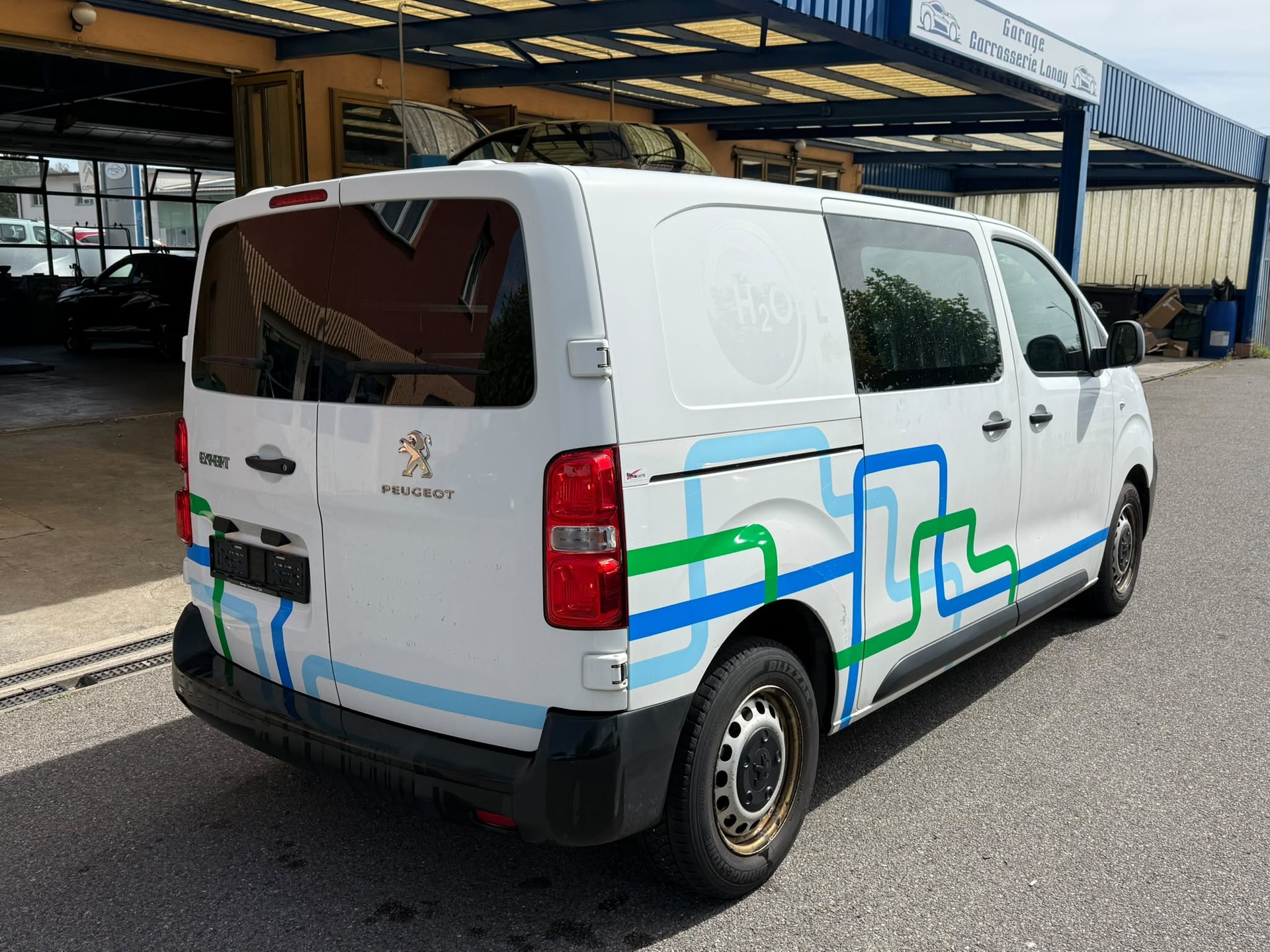 PEUGEOT Expert 2.0 BlueHDi 120 S&S Allure Long-image-1