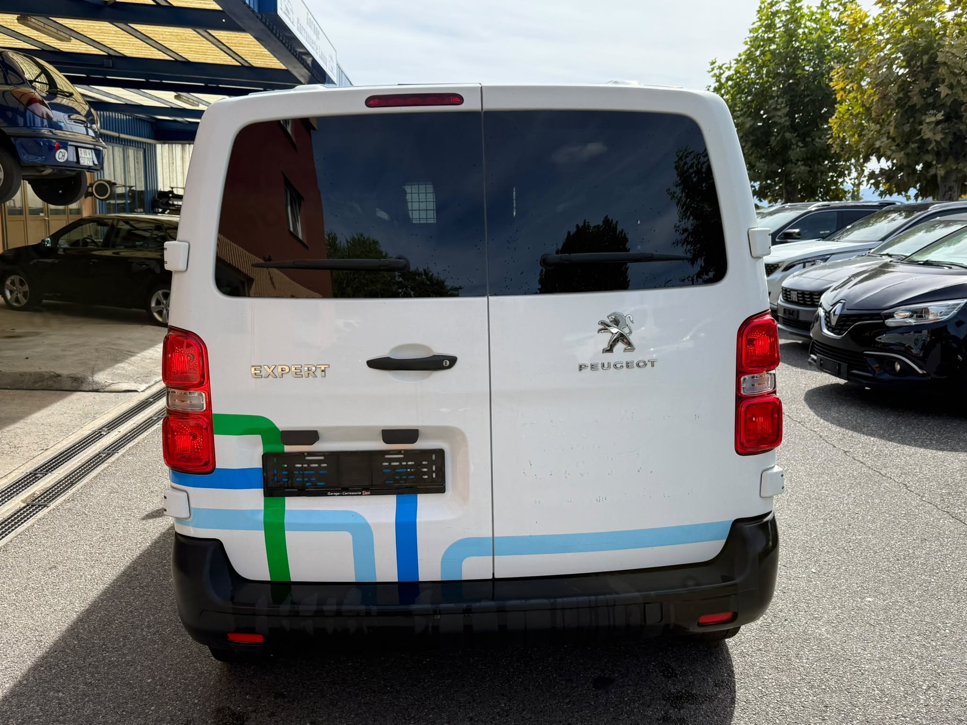 PEUGEOT Expert 2.0 BlueHDi 120 S&S Allure Long-image-5