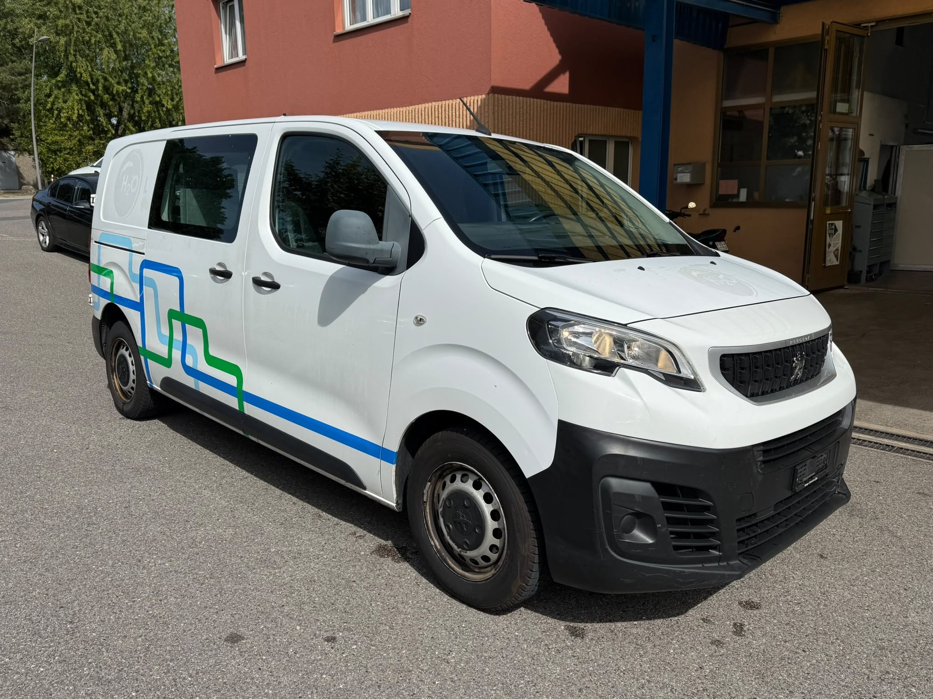 PEUGEOT Expert 2.0 BlueHDi 120 S&S Allure Long-image-3