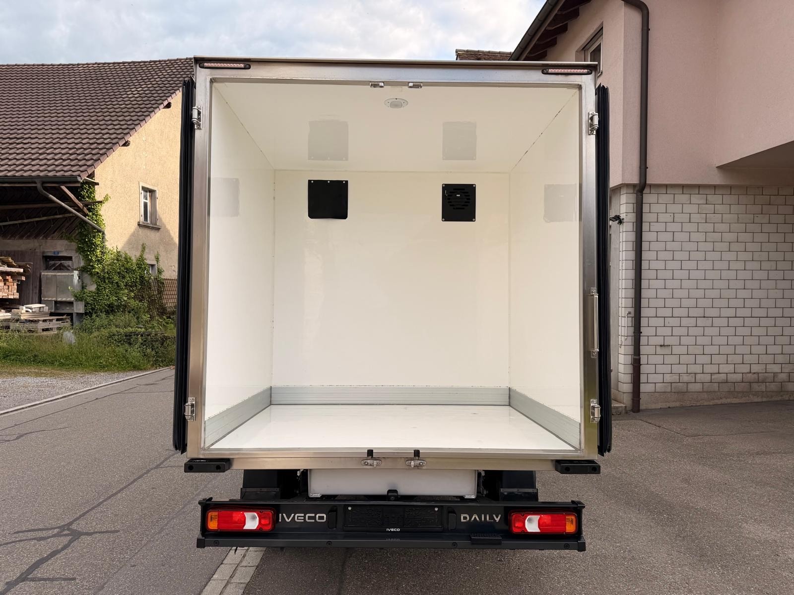 IVECO 35 S 16 VL 10770kmTiefkühler - Konvekta TK 3950 (12V/400V) FR 4.1 – Fahrt- und Standkühlung bis -20°C-image-11