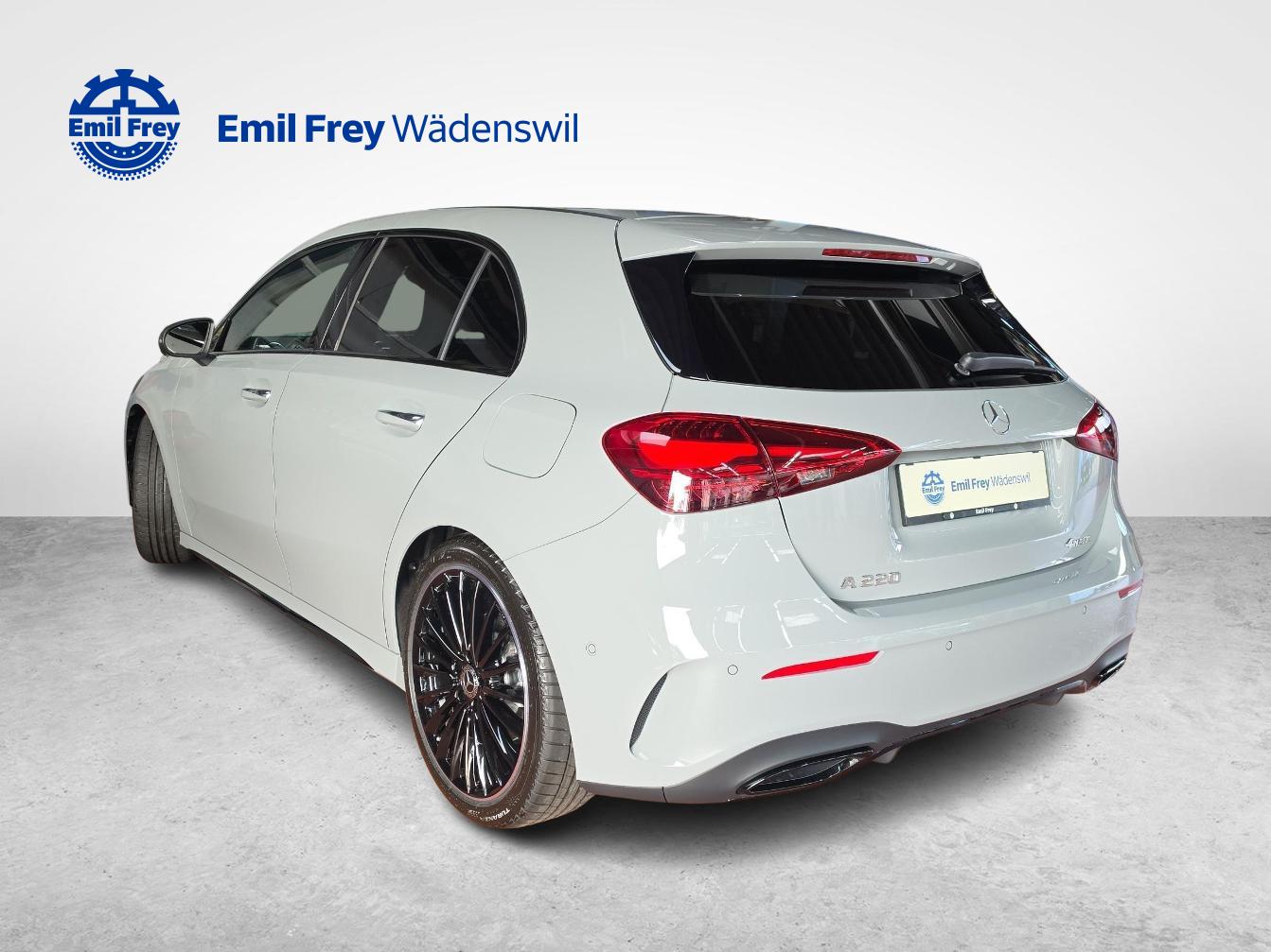 MERCEDES-BENZ A 220 4MATIC AMG Line-image-3