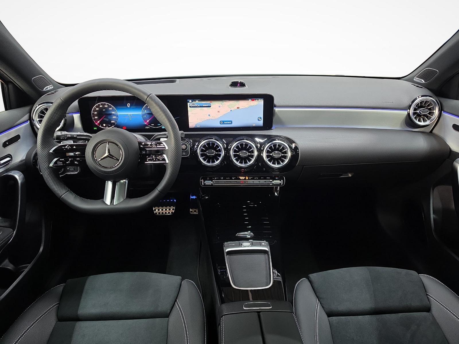 MERCEDES-BENZ A 220 4MATIC AMG Line-image-7