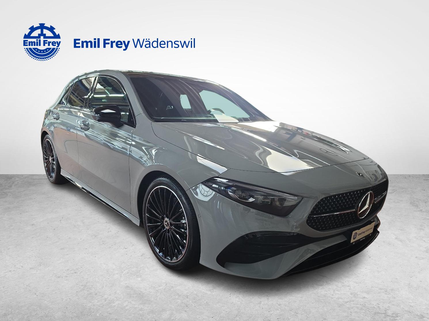MERCEDES-BENZ A 220 4MATIC AMG Line-image-1
