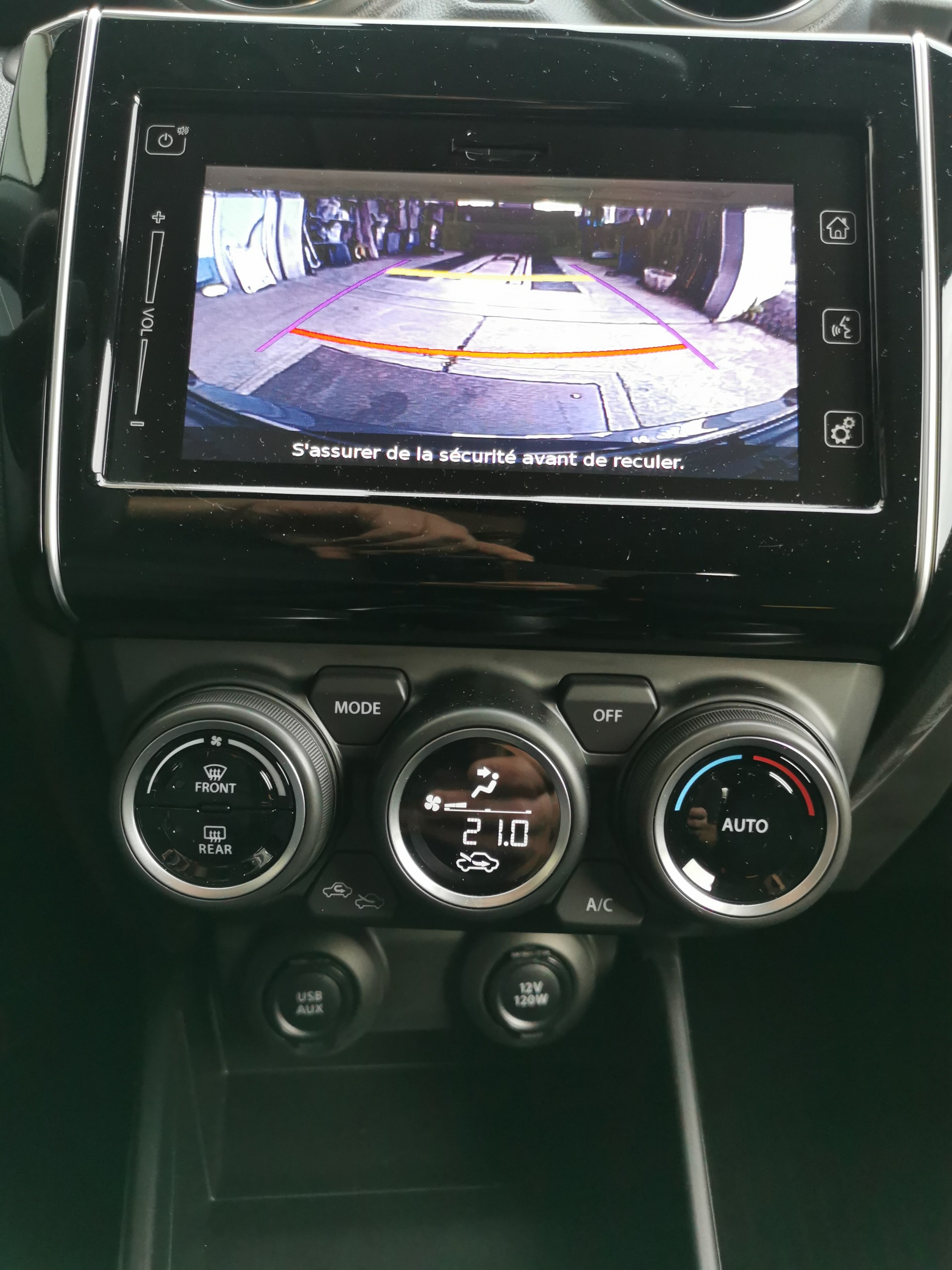 SUZUKI Swift 1.2 Compact Top 4x4 Hybrid-image-11