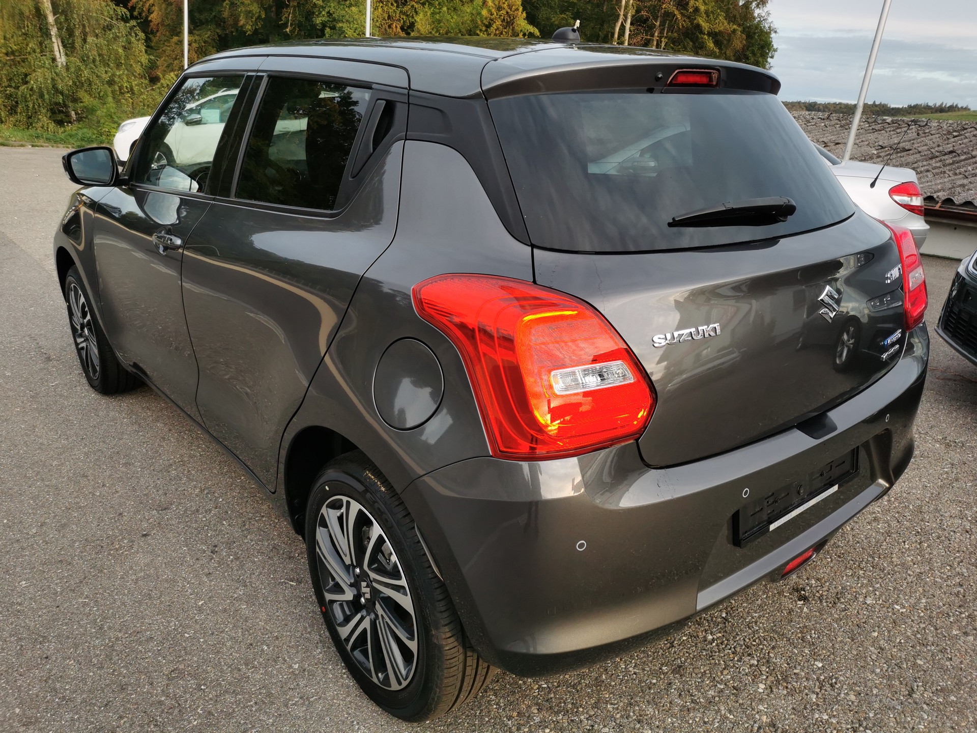 SUZUKI Swift 1.2 Compact Top 4x4 Hybrid-image-5