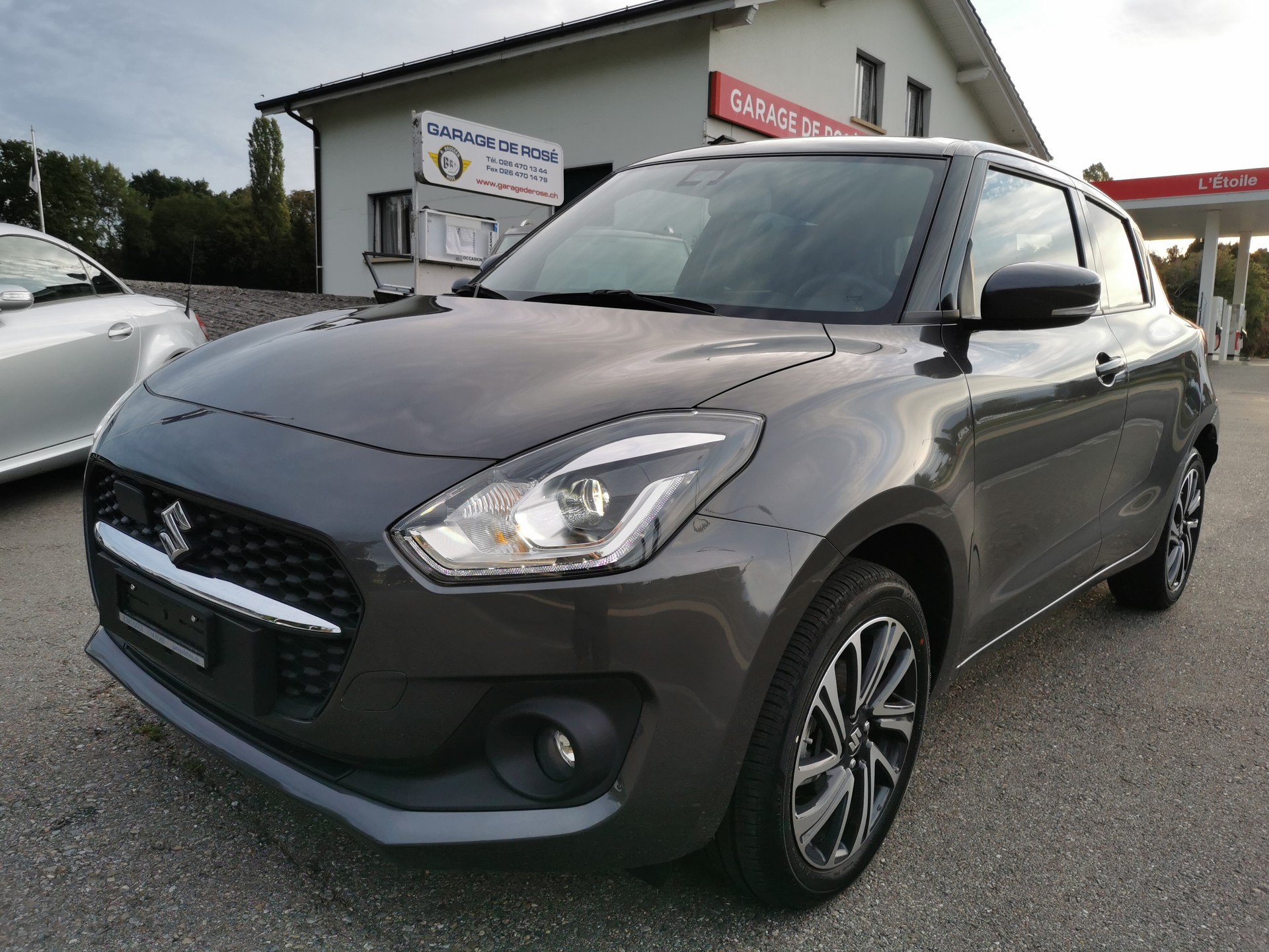 SUZUKI Swift 1.2 Compact Top 4x4 Hybrid-image-0