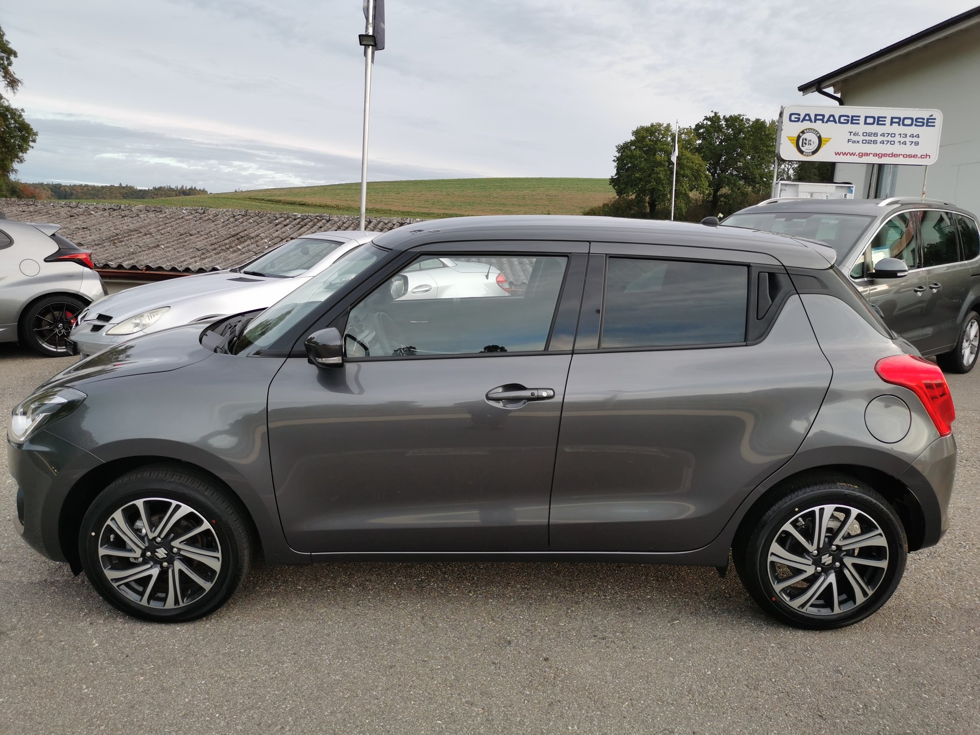 SUZUKI Swift 1.2 Compact Top 4x4 Hybrid-image-2