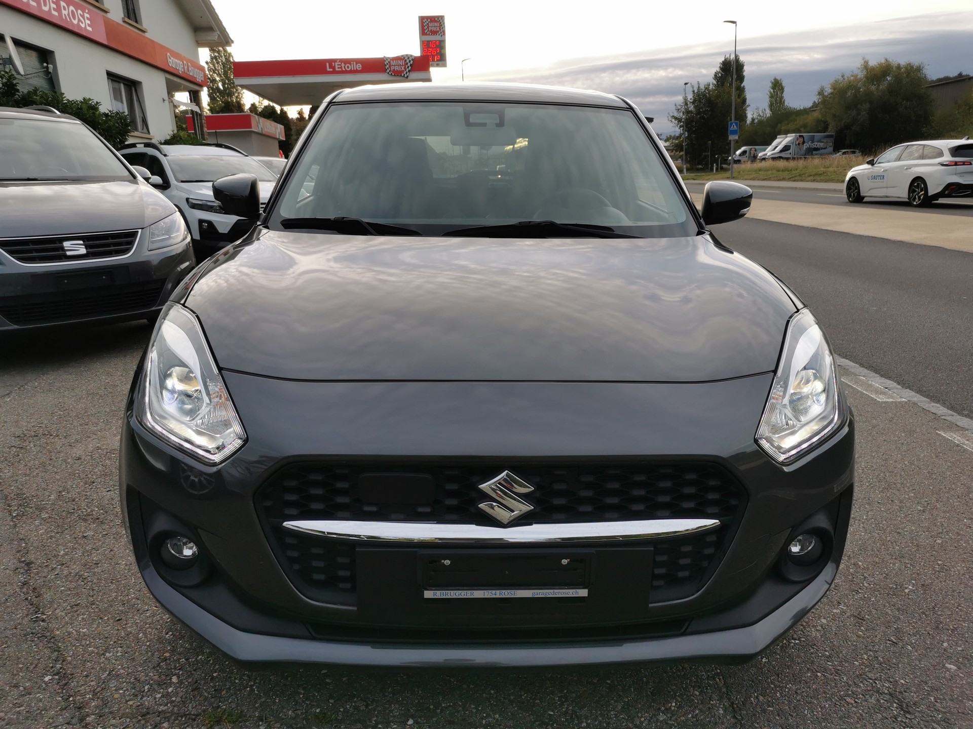 SUZUKI Swift 1.2 Compact Top 4x4 Hybrid-image-4