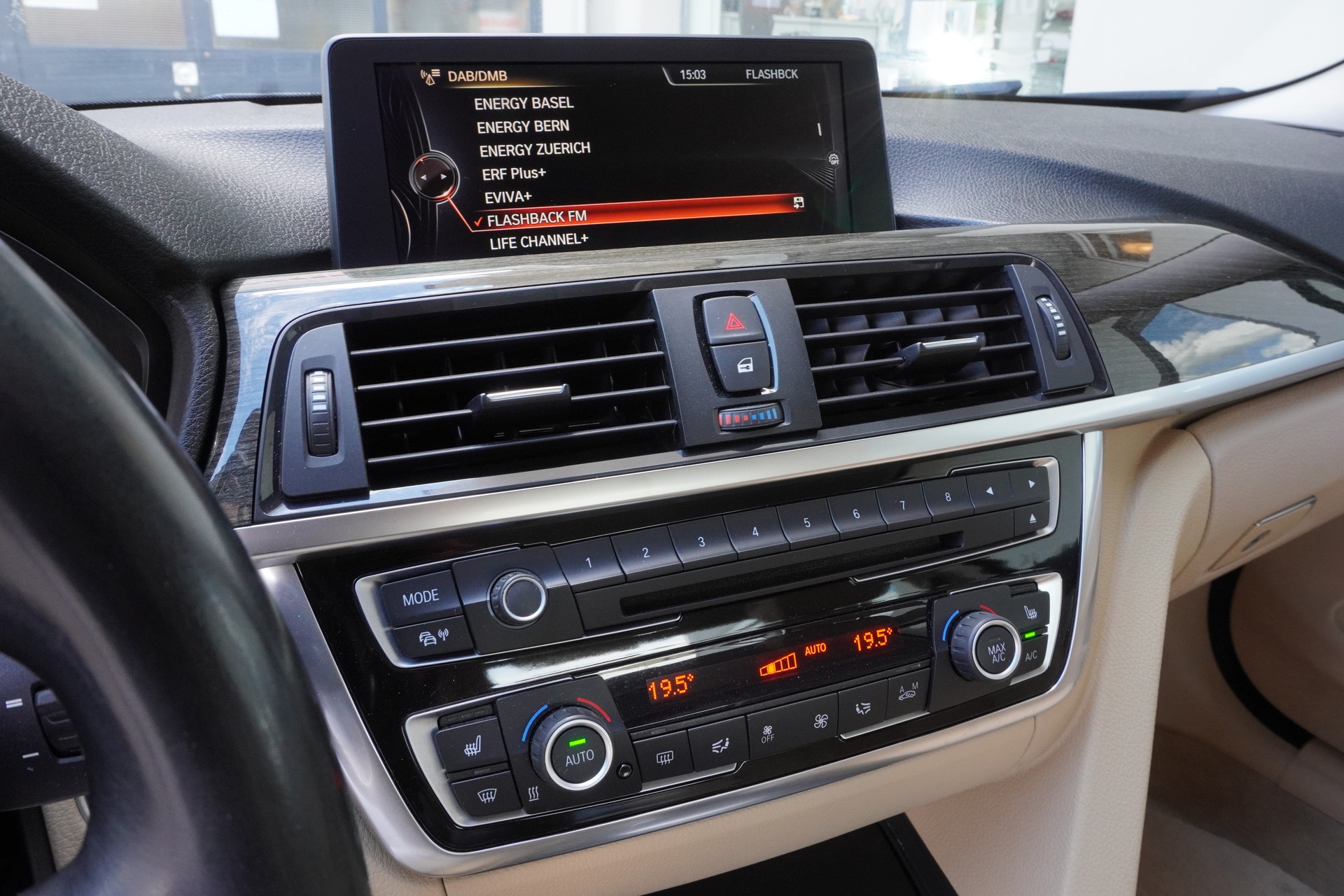 BMW 428i Coupé xDrive Luxury Line Steptronic-image-12