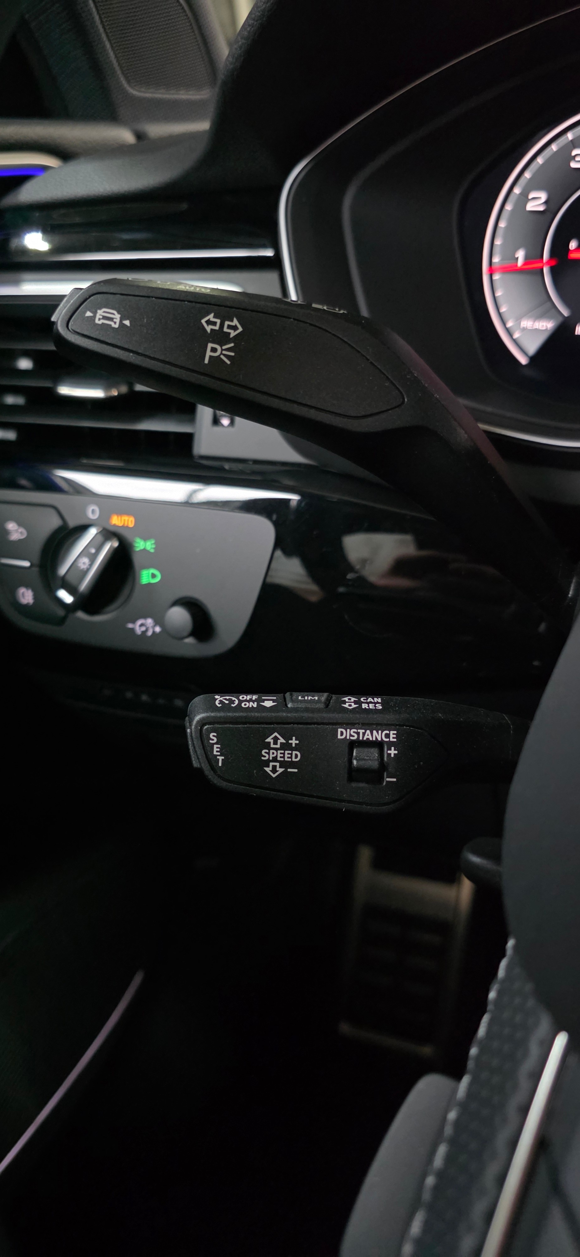 AUDI A4 Avant 45 TFSI S line S-tronic quattro *Panoramadach*Bang & Olufsen*Spurhalteassistent&Abstandsregler*360Kamera*-image-16