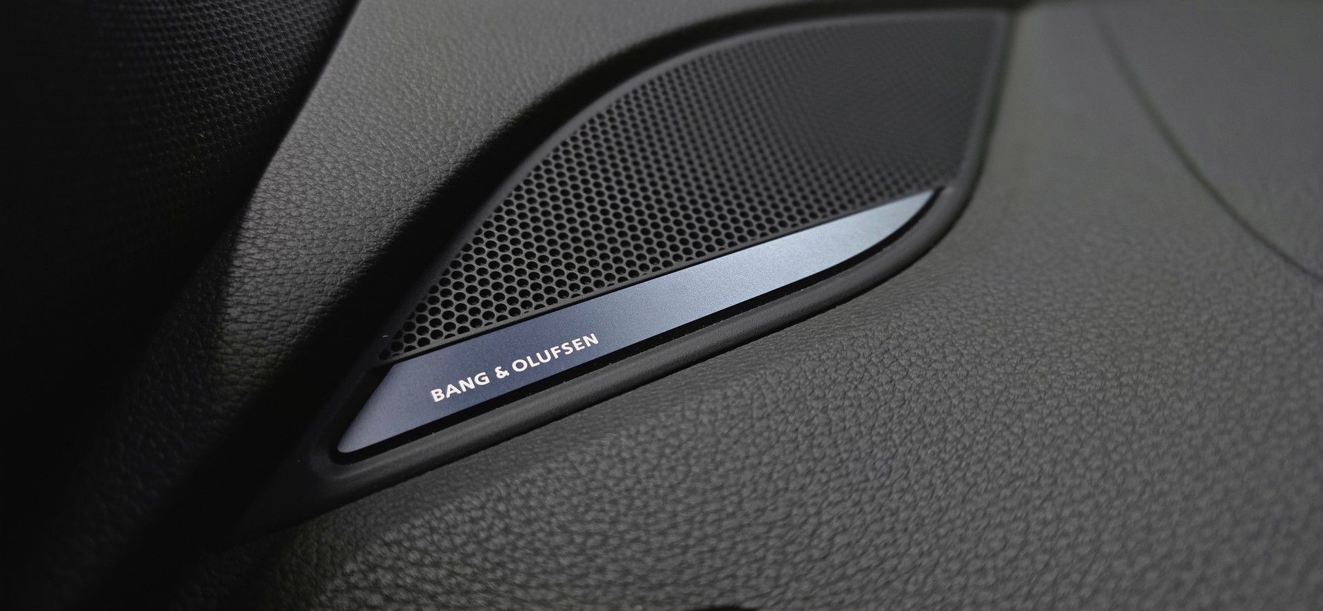 AUDI A4 Avant 45 TFSI S line S-tronic quattro *Panoramadach*Bang & Olufsen*Spurhalteassistent&Abstandsregler*360Kamera*-image-18