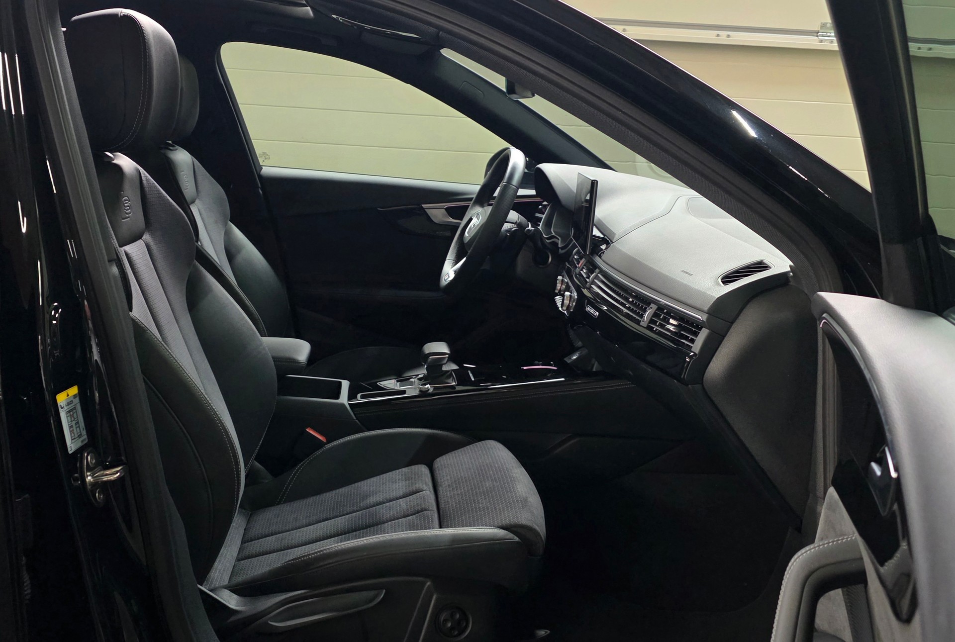 AUDI A4 Avant 45 TFSI S line S-tronic quattro *Panoramadach*Bang & Olufsen*Spurhalteassistent&Abstandsregler*360Kamera*-image-26