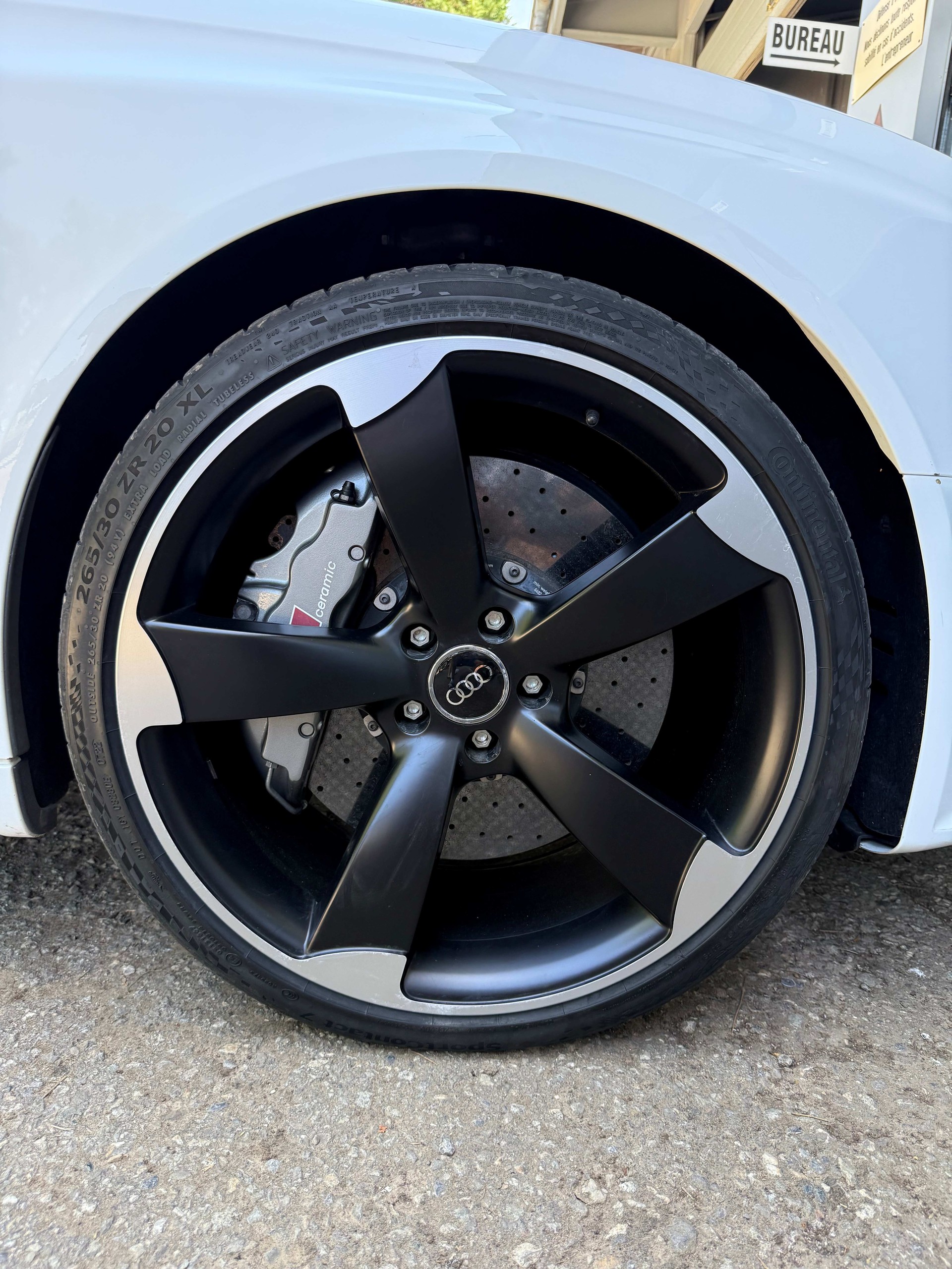 AUDI 4.2 V8 FSI quattro S-Tronic-image-3