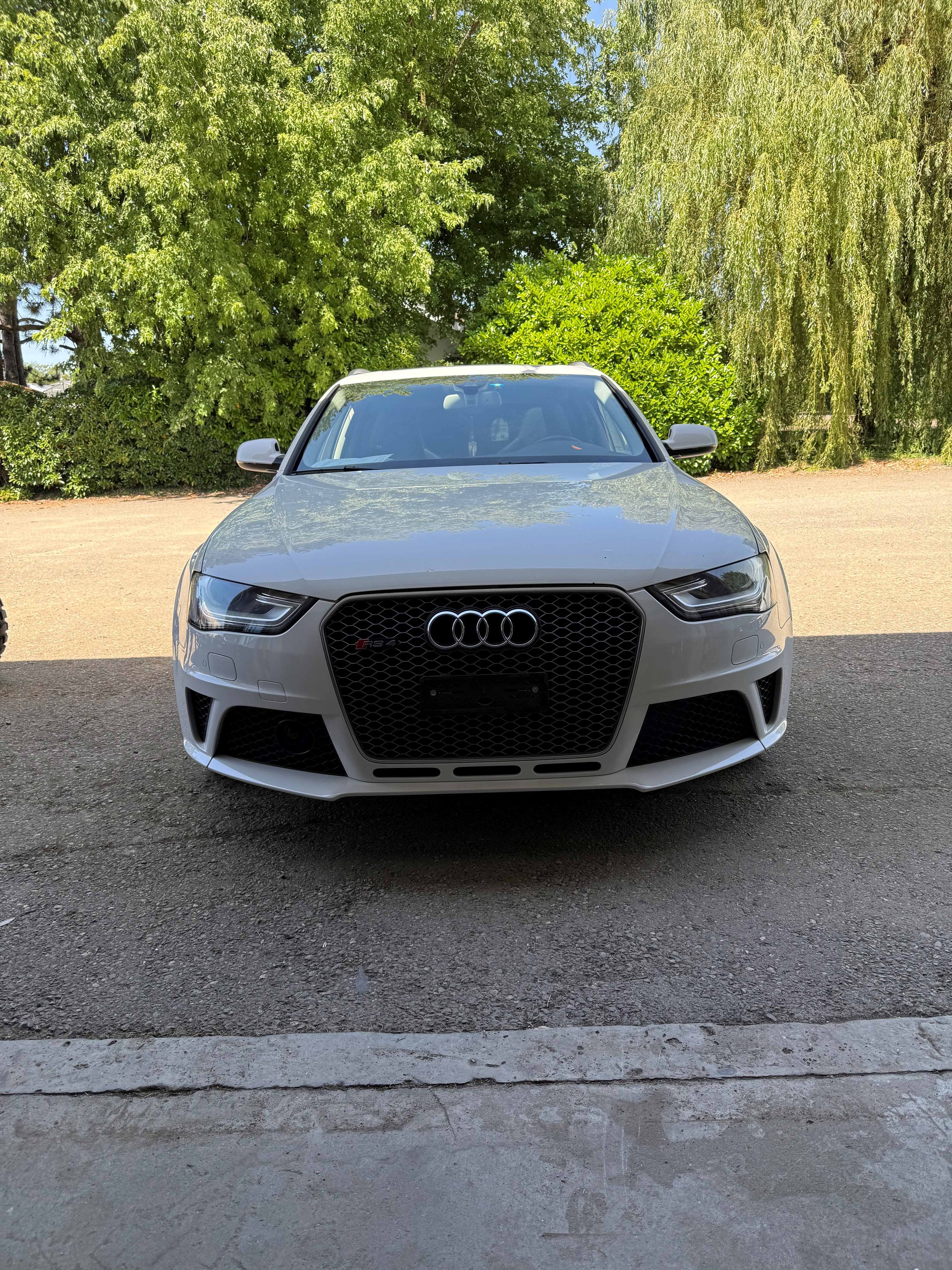 AUDI 4.2 V8 FSI quattro S-Tronic-image-2