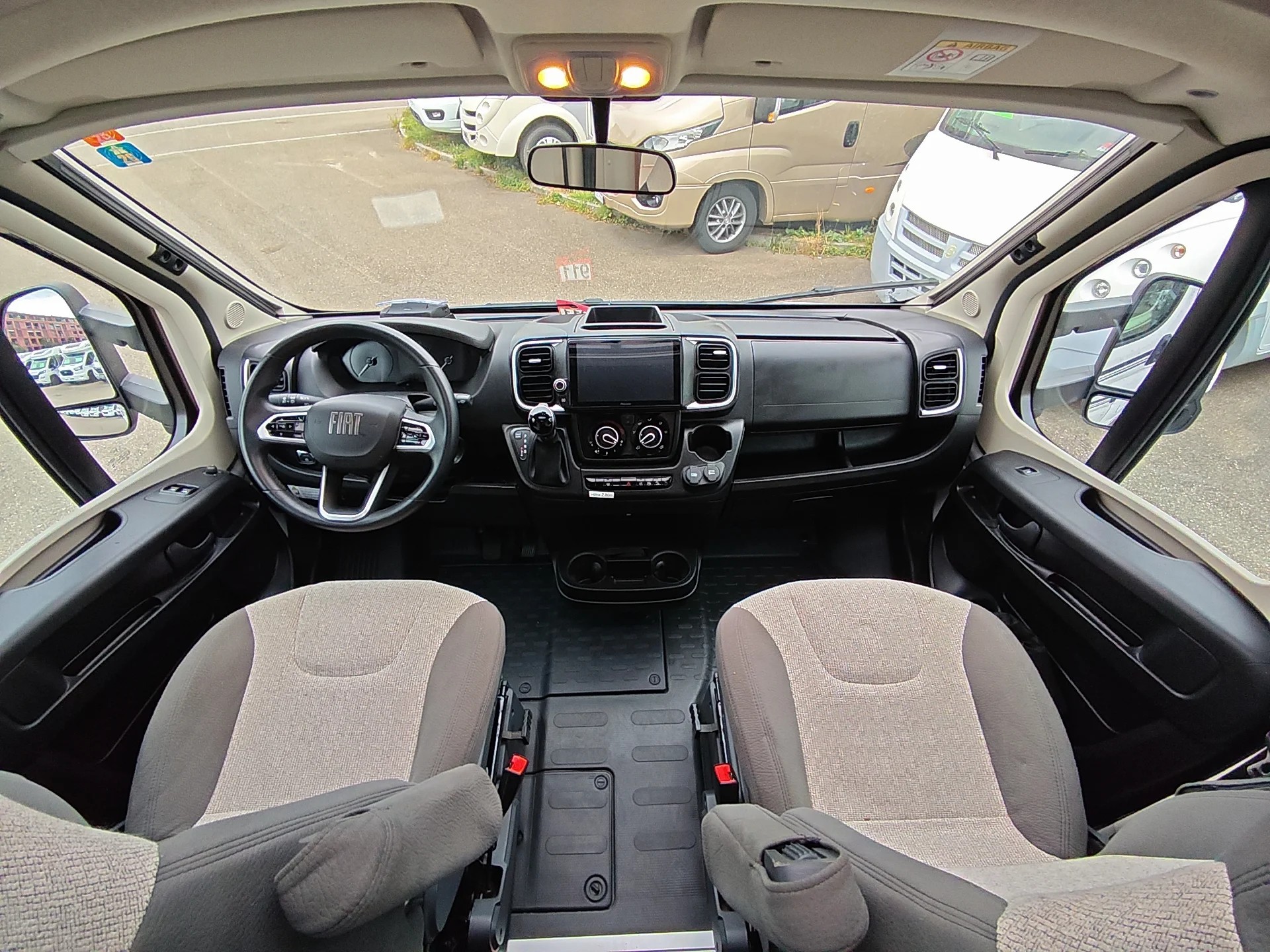 KNAUS R11 ***erstklassigen Komfort und langlebiger Knaus-Qualität***-image-11