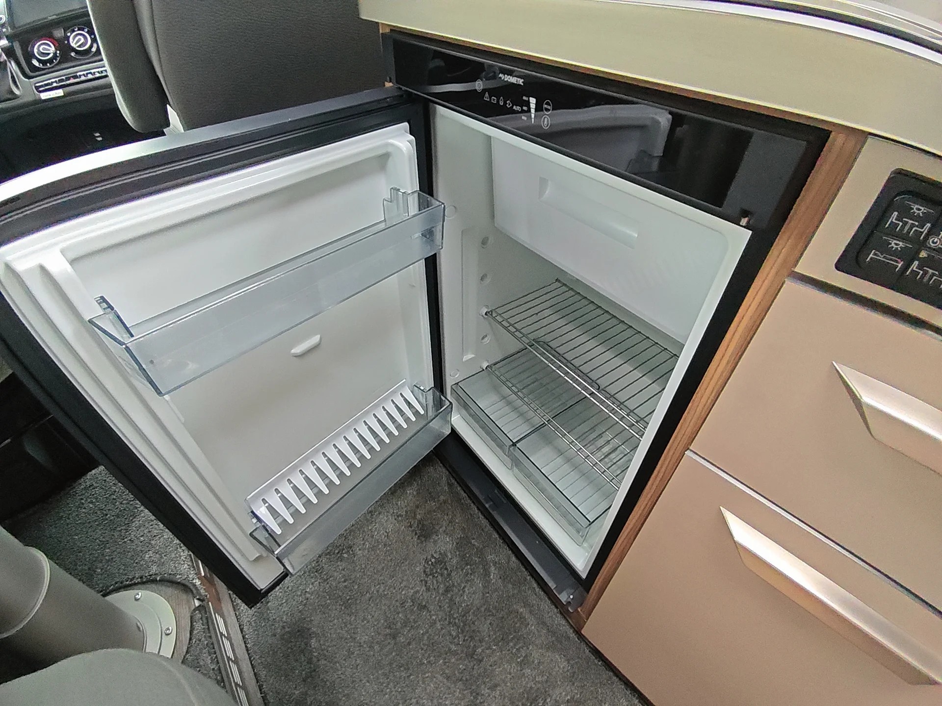 KNAUS R11 ***erstklassigen Komfort und langlebiger Knaus-Qualität***-image-22