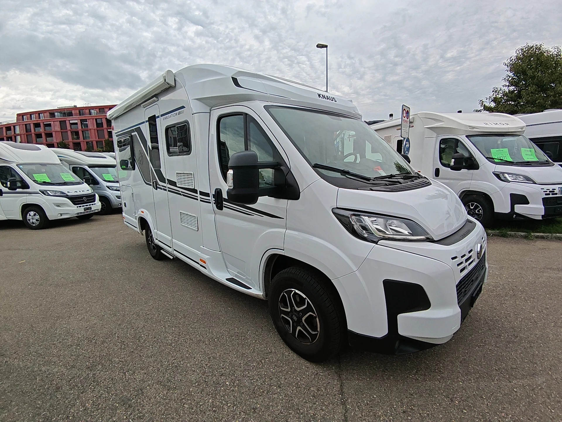 KNAUS R11 ***erstklassigen Komfort und langlebiger Knaus-Qualität***-image-0