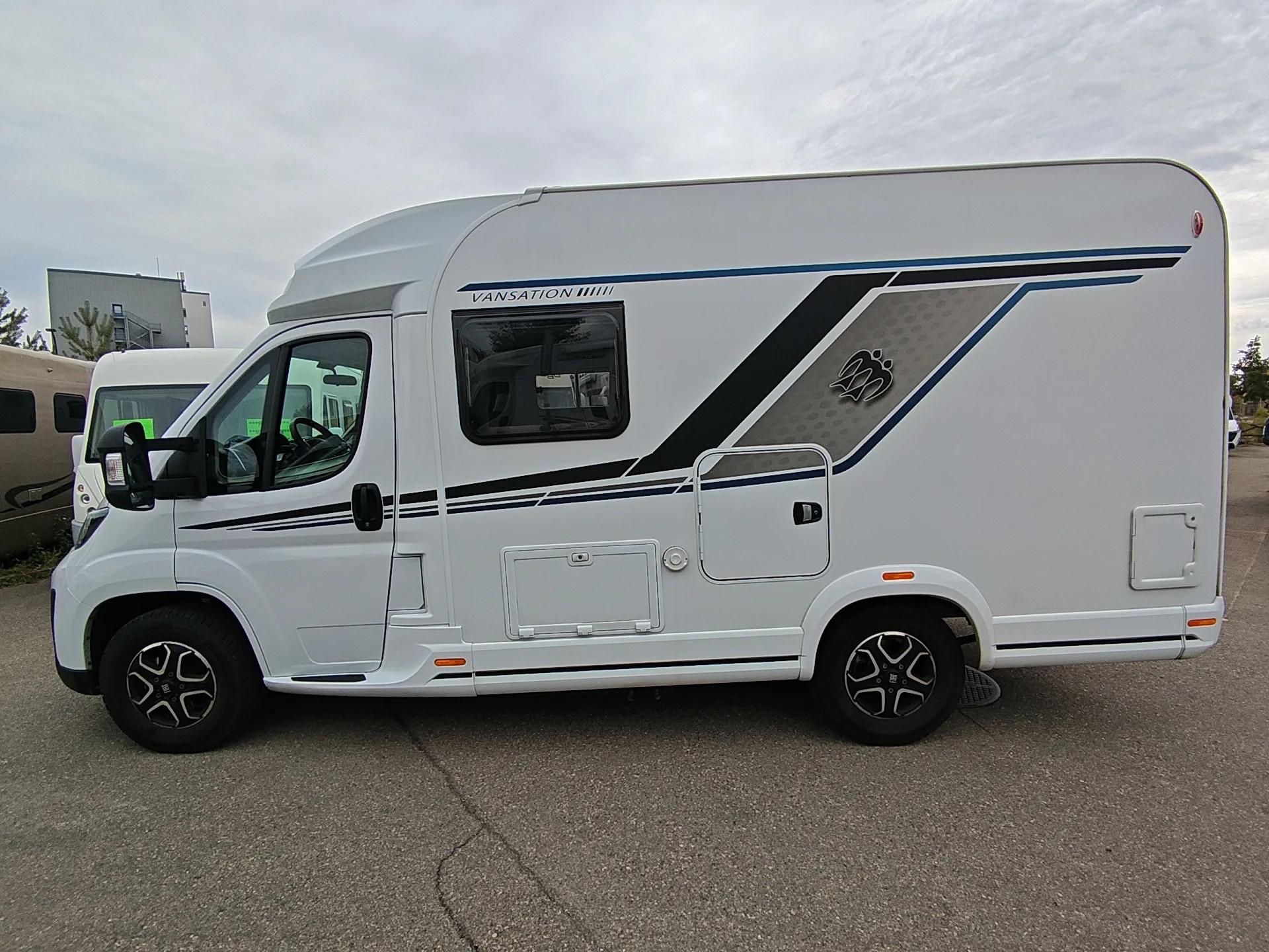 KNAUS R11 ***erstklassigen Komfort und langlebiger Knaus-Qualität***-image-7