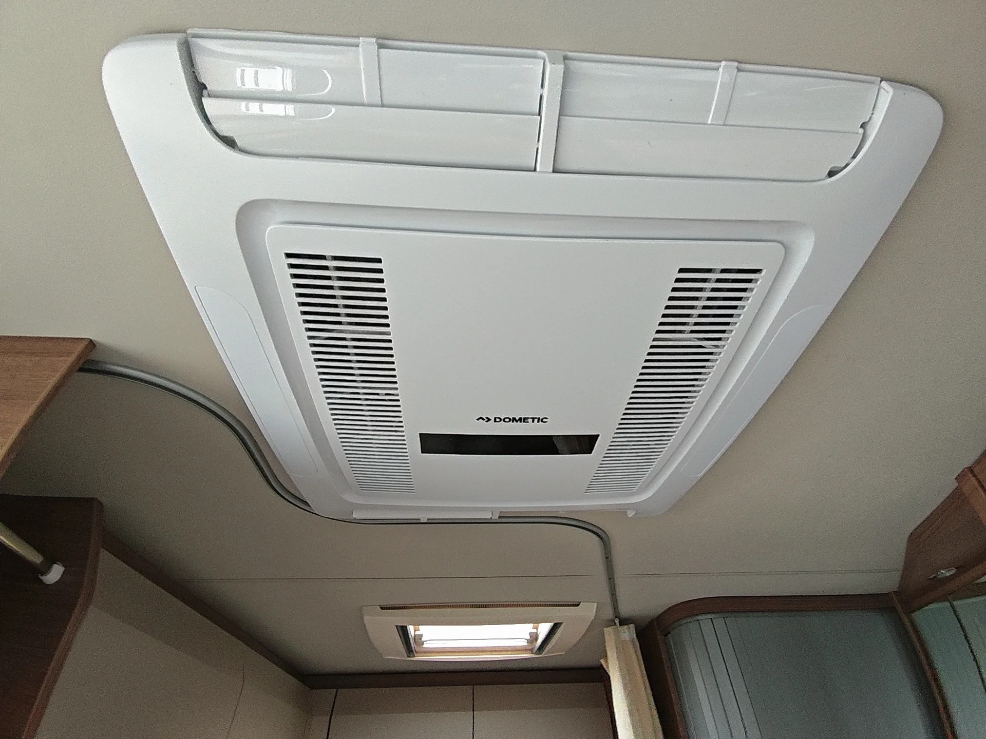 KNAUS R11 ***erstklassigen Komfort und langlebiger Knaus-Qualität***-image-20