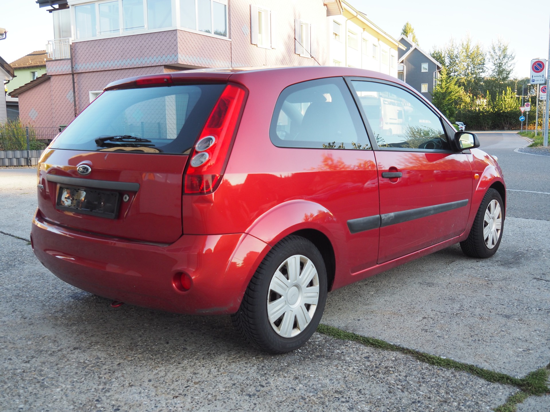 FORD Fiesta 1.4 16V Ghia-image-6