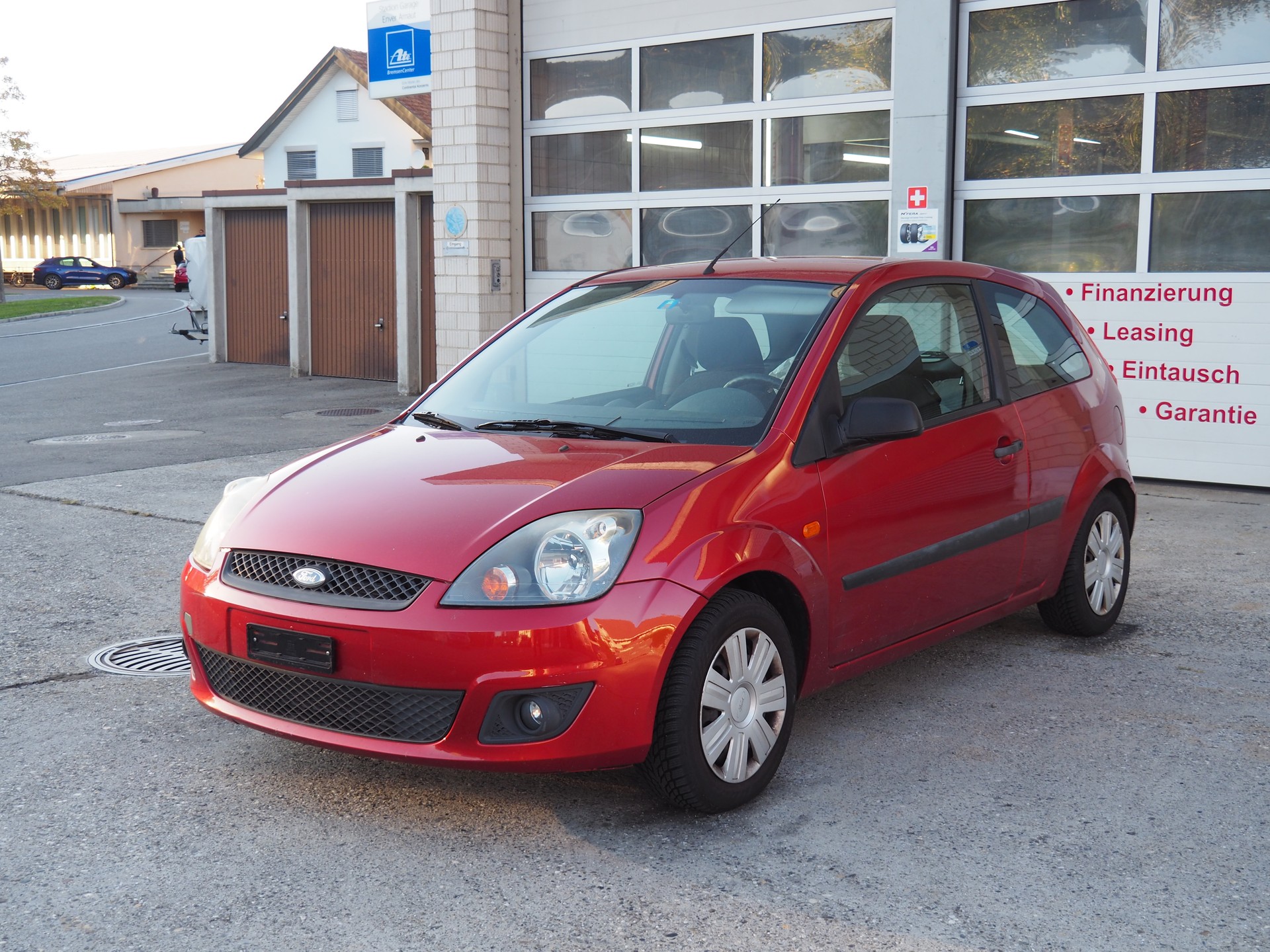 FORD Fiesta 1.4 16V Ghia-image-0