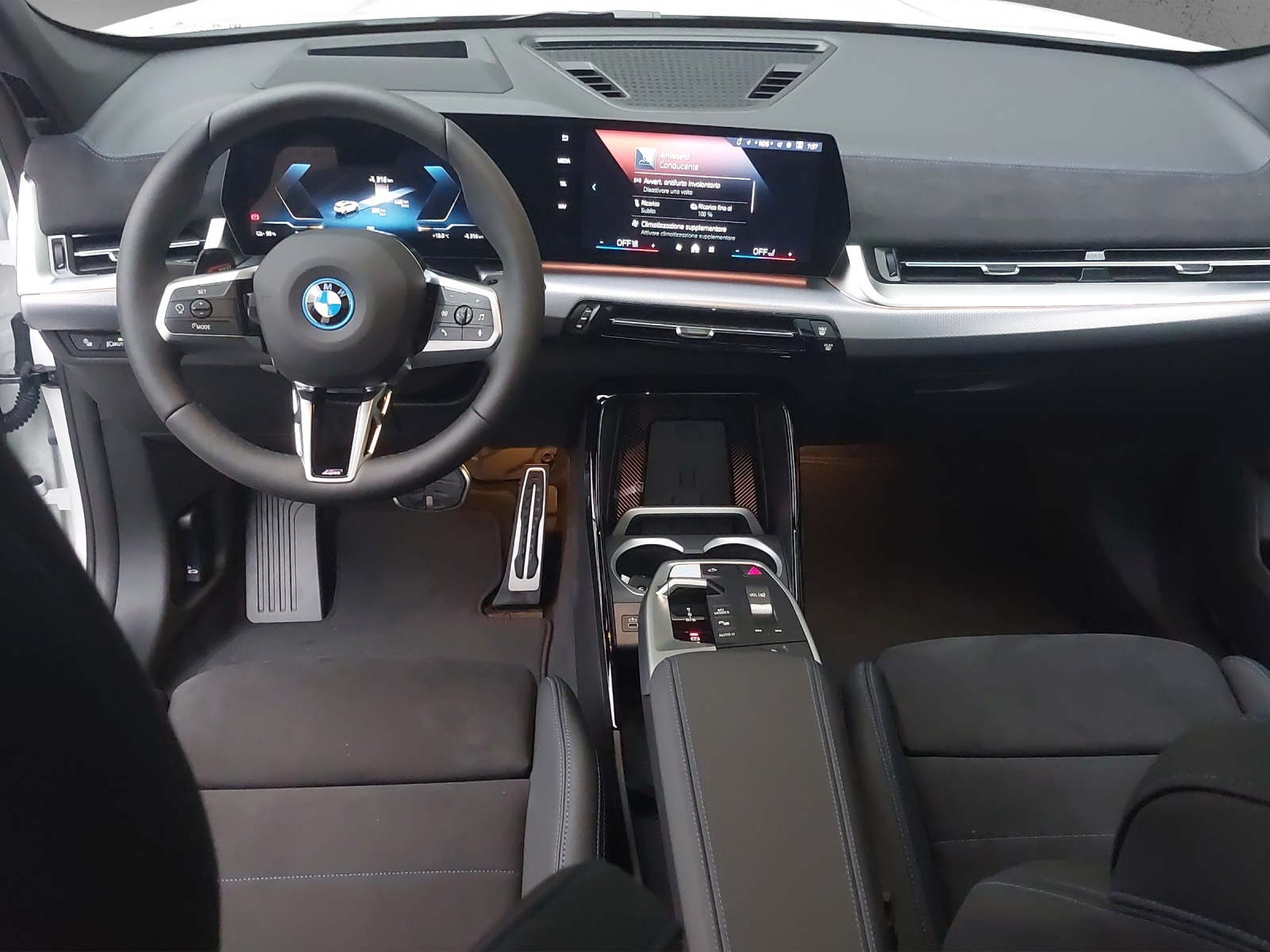 BMW iX1 xDrive 30 M Sport Pro-image-13