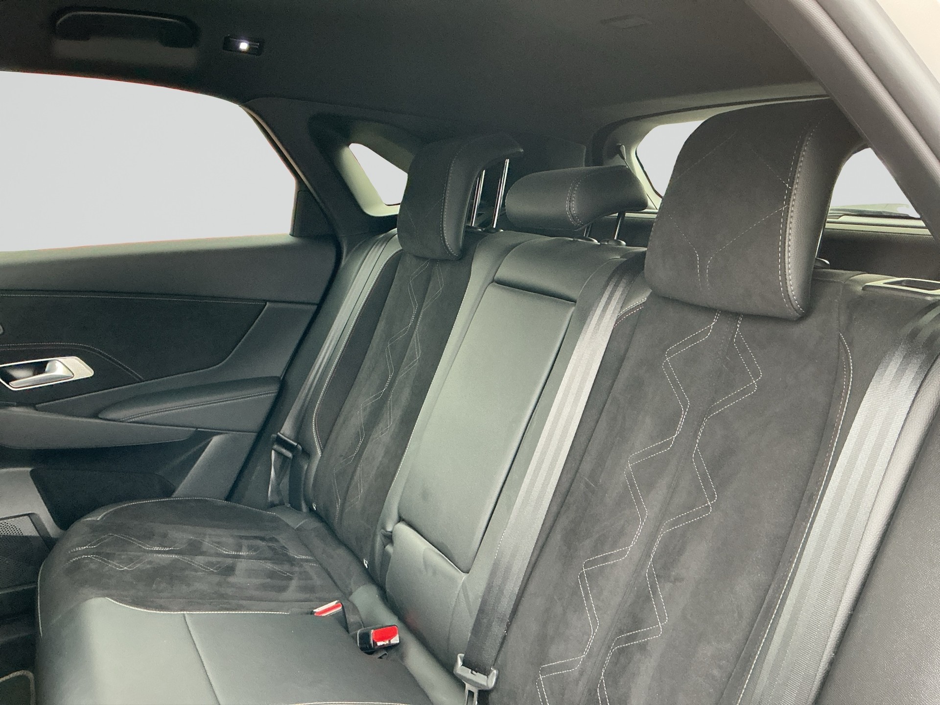 DS AUTOMOBILES DS7 DS 7 Crossback E-Tense 300 4x4 Performance Line +-image-10