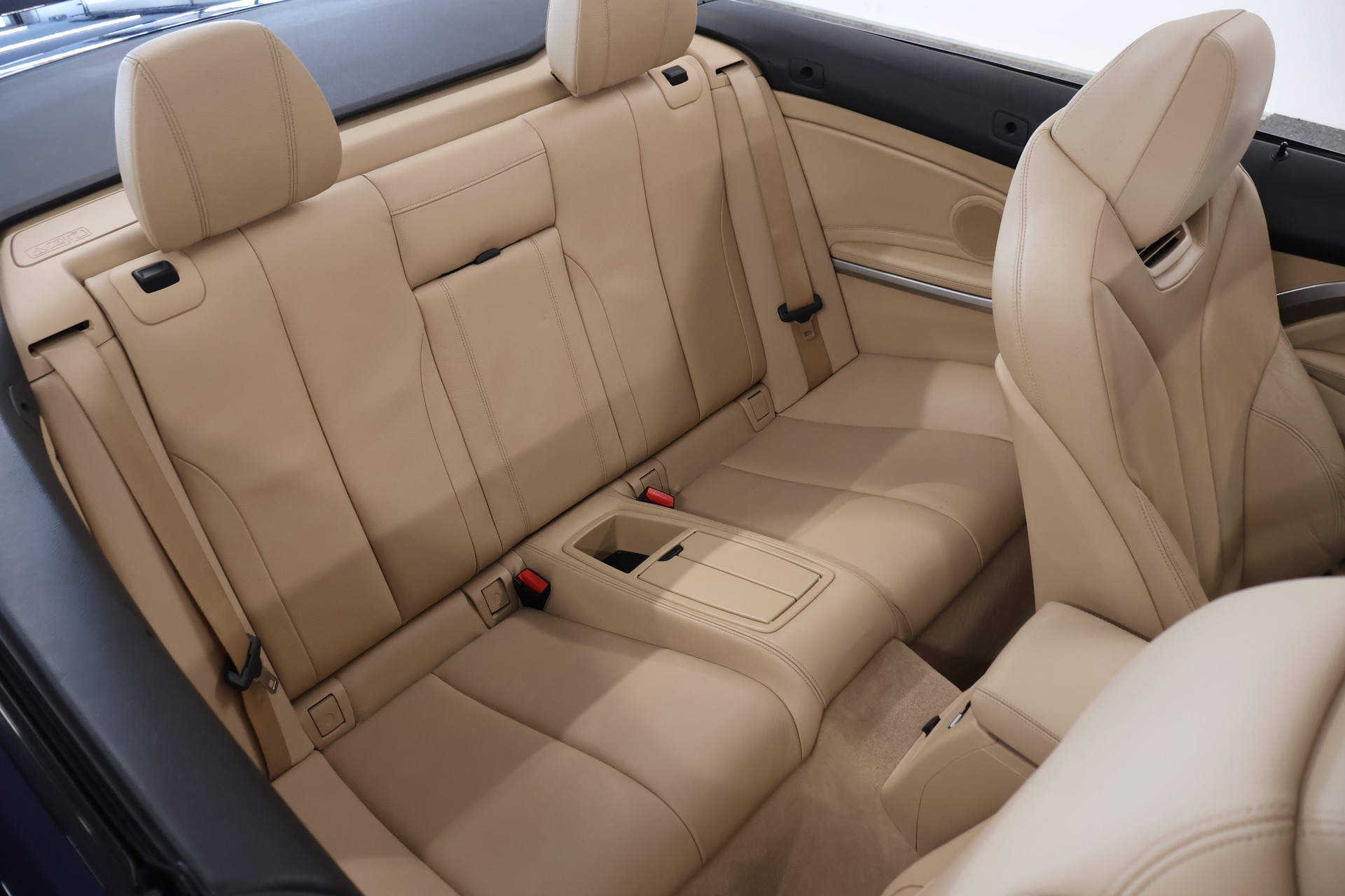 BMW 430i Cabriolet xDrive M Sport Steptronic-image-14