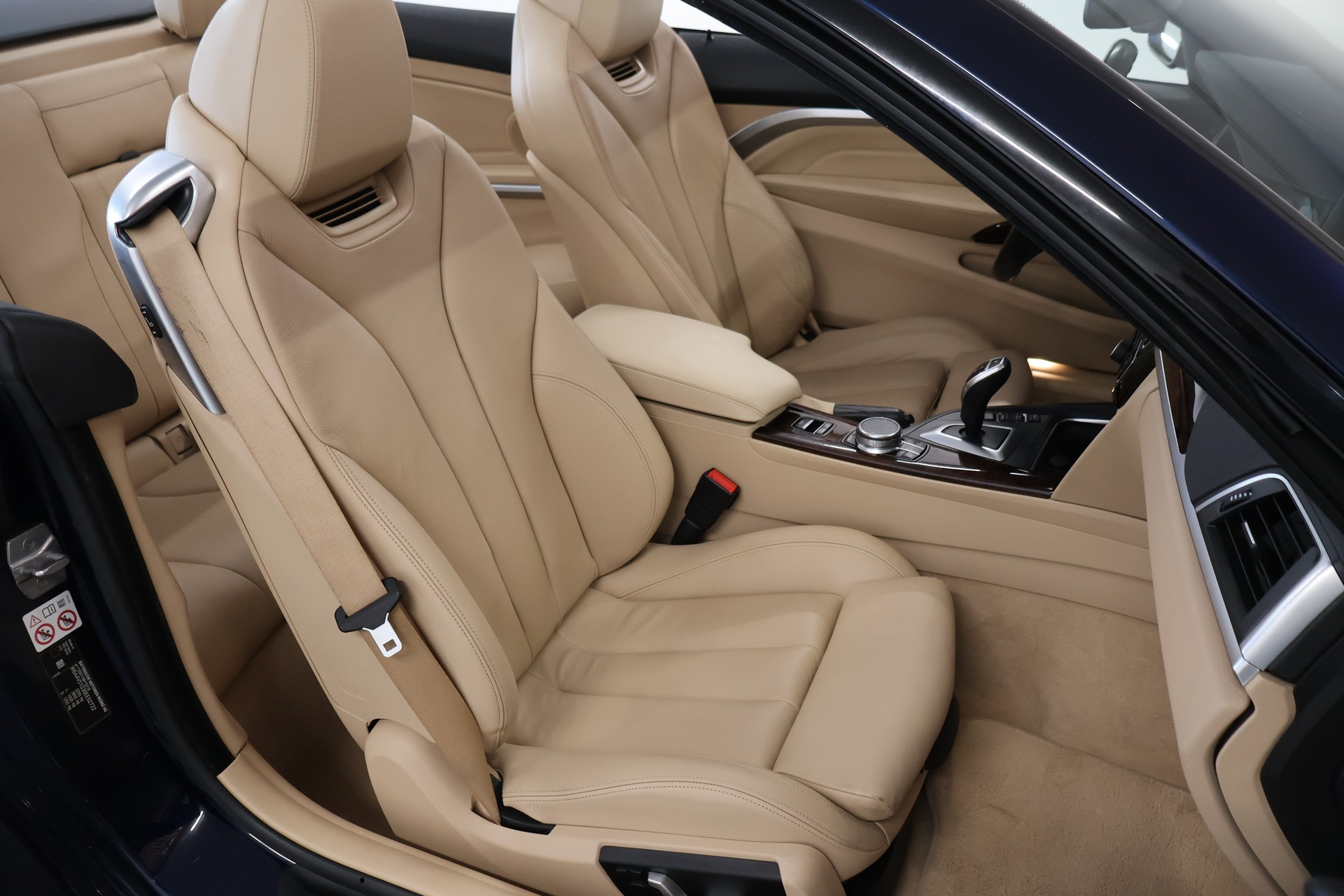 BMW 430i Cabriolet xDrive M Sport Steptronic-image-16