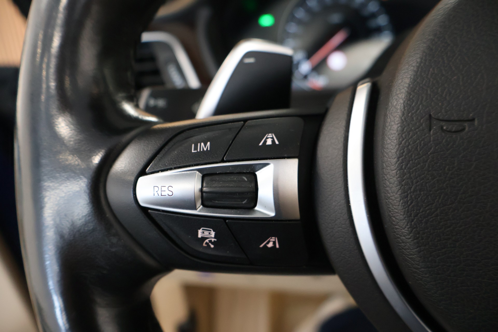 BMW 430i Cabriolet xDrive M Sport Steptronic-image-18
